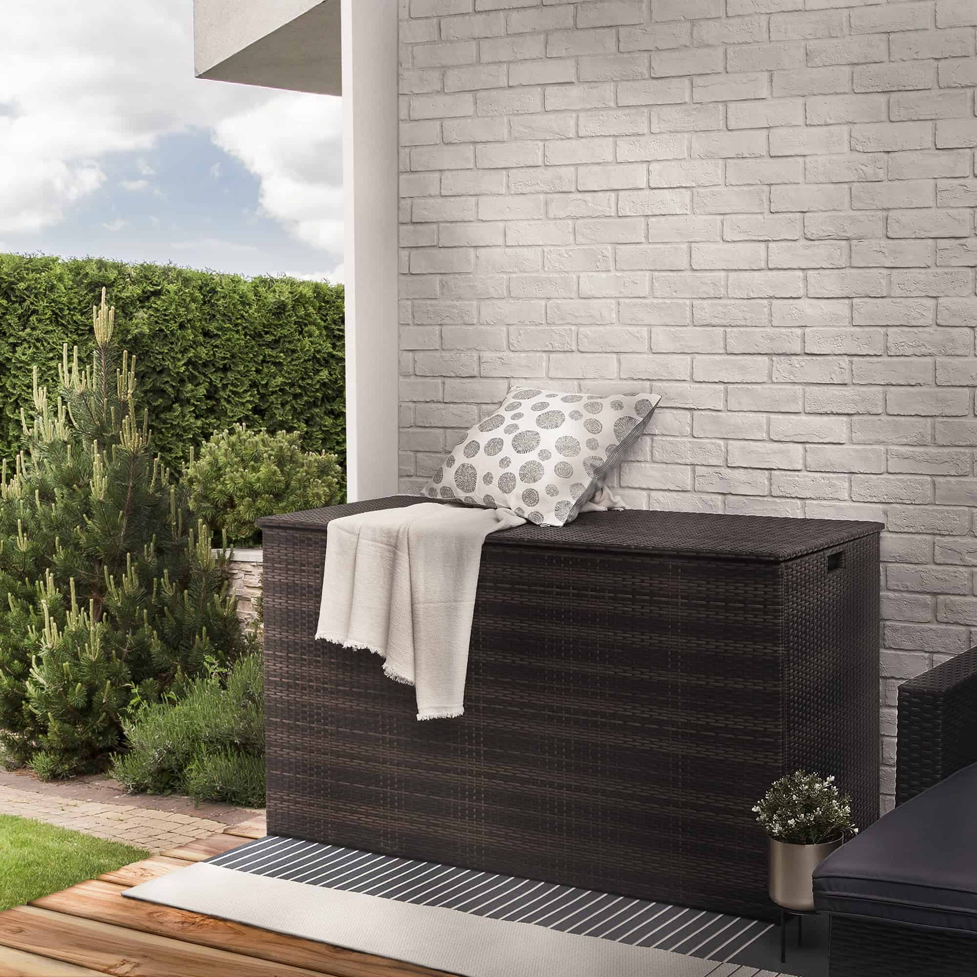 Teamson Home Wicker 154 Gallon Outdoor Deck Box for Cushions Storage, Brown - Image 4