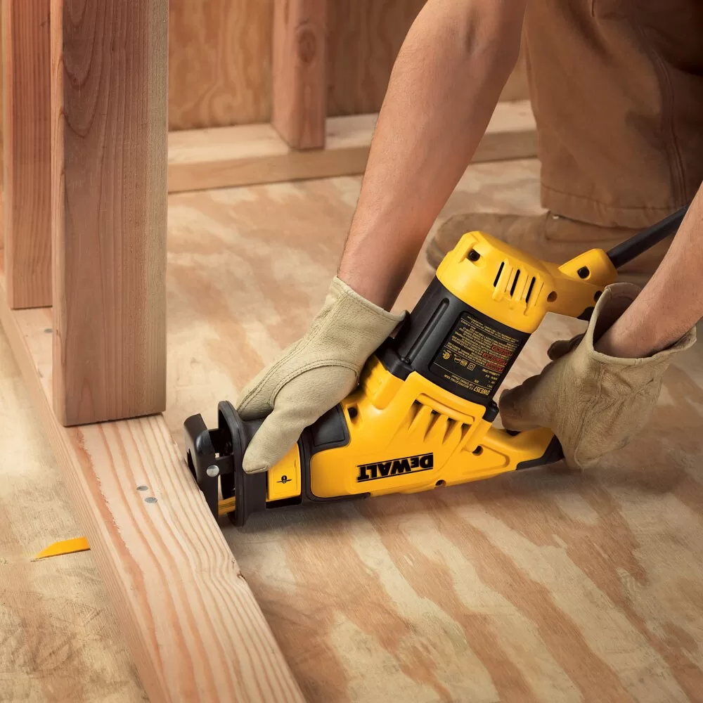 DEWALT 12-Amp Variable Speed Corded Reciprocating Saw - Image 4
