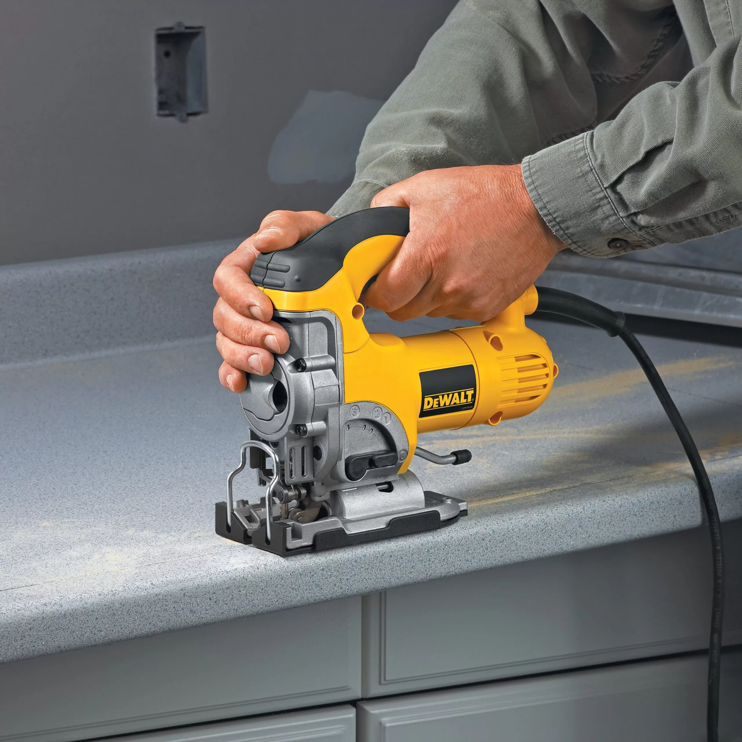 DEWALT 6.5-Amp Variable Speed Keyless Corded Jigsaw - Image 3