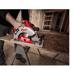 Milwaukee Circular Saw 2631-20 M18 18-Volt Lithium-Ion Brushless Cordless 7-1/4 in (Tool-Only)