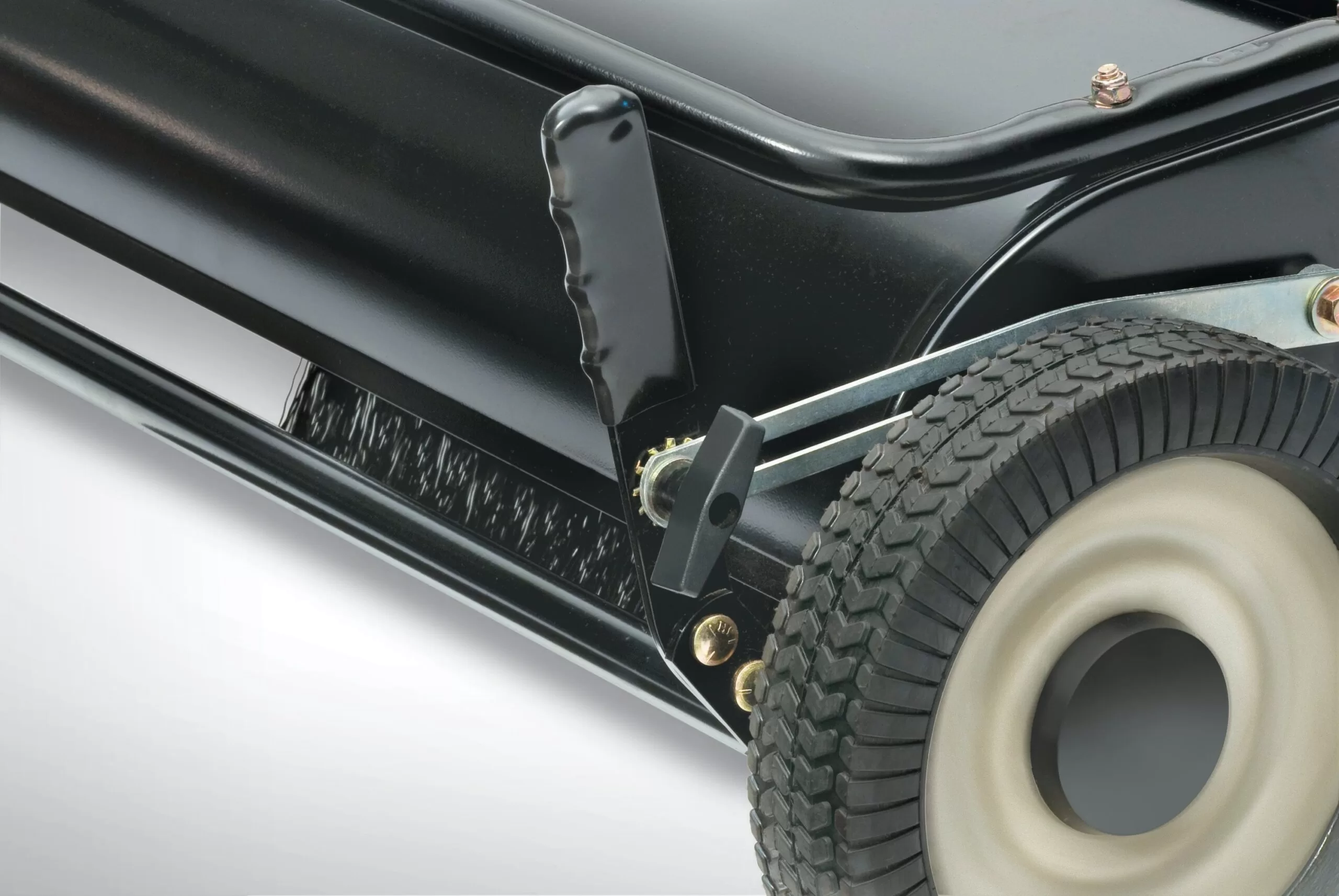 Agri-Fab 45-0320 42-in Lawn Sweeper - Image 3
