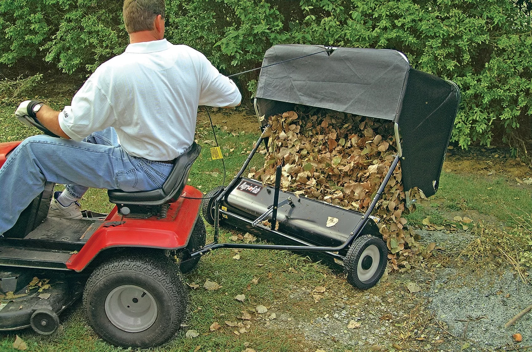 Agri-Fab 45-0320 42-in Lawn Sweeper - Image 5