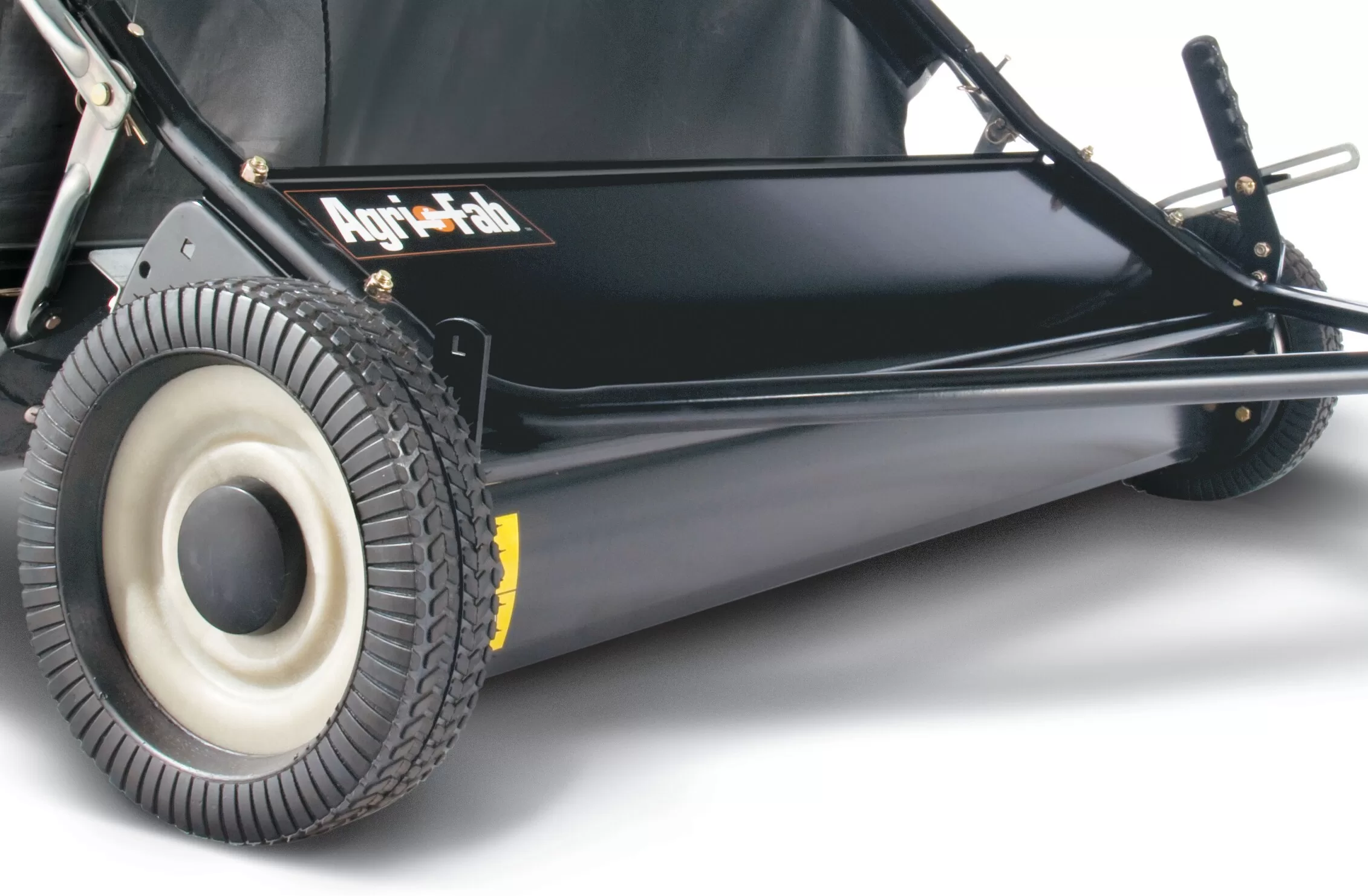 Agri-Fab 45-0320 42-in Lawn Sweeper - Image 6