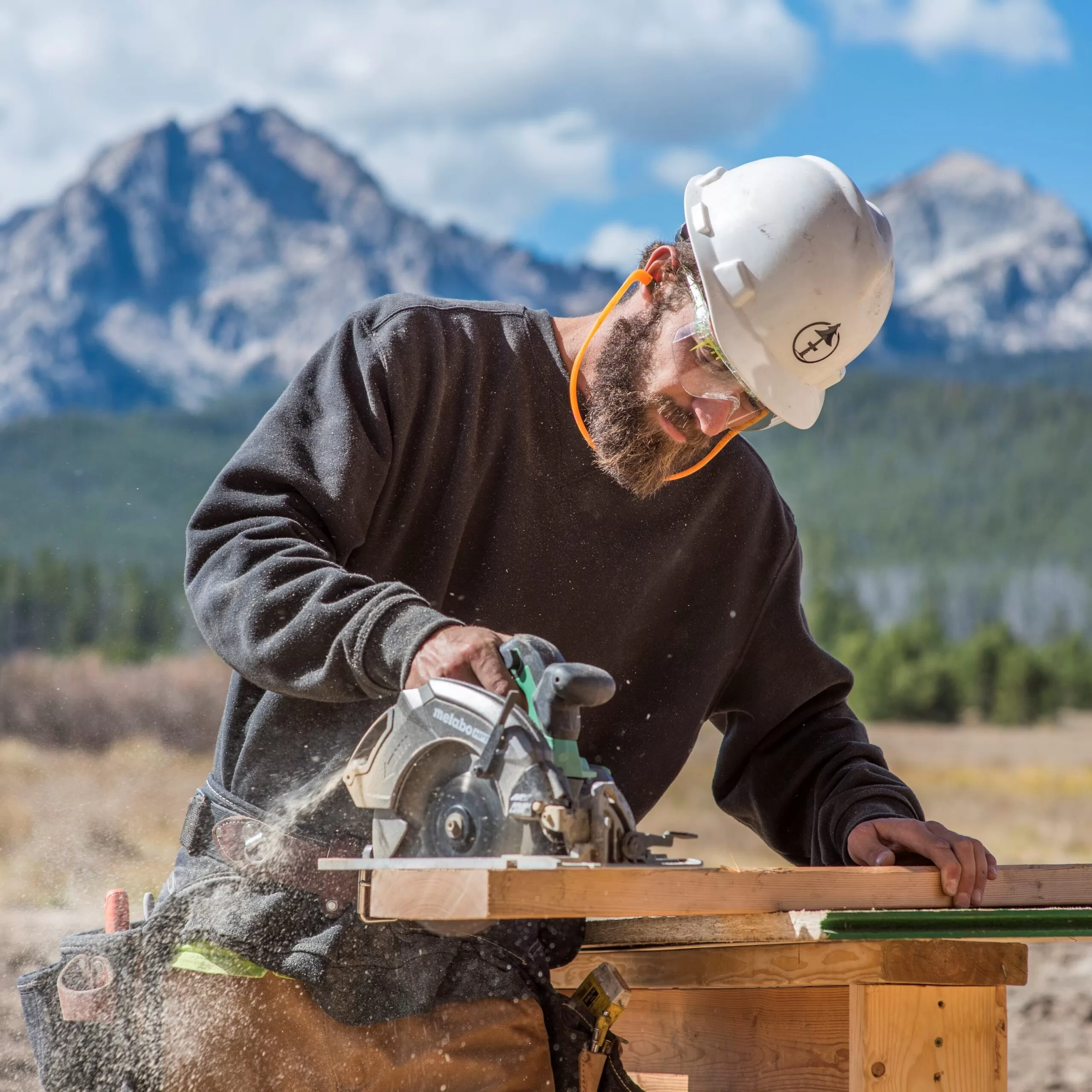 Metabo HPT MultiVolt 36-volt 7-1/4-in Brushless Hybrid Cordless and Corded Circular Saw - Image 5