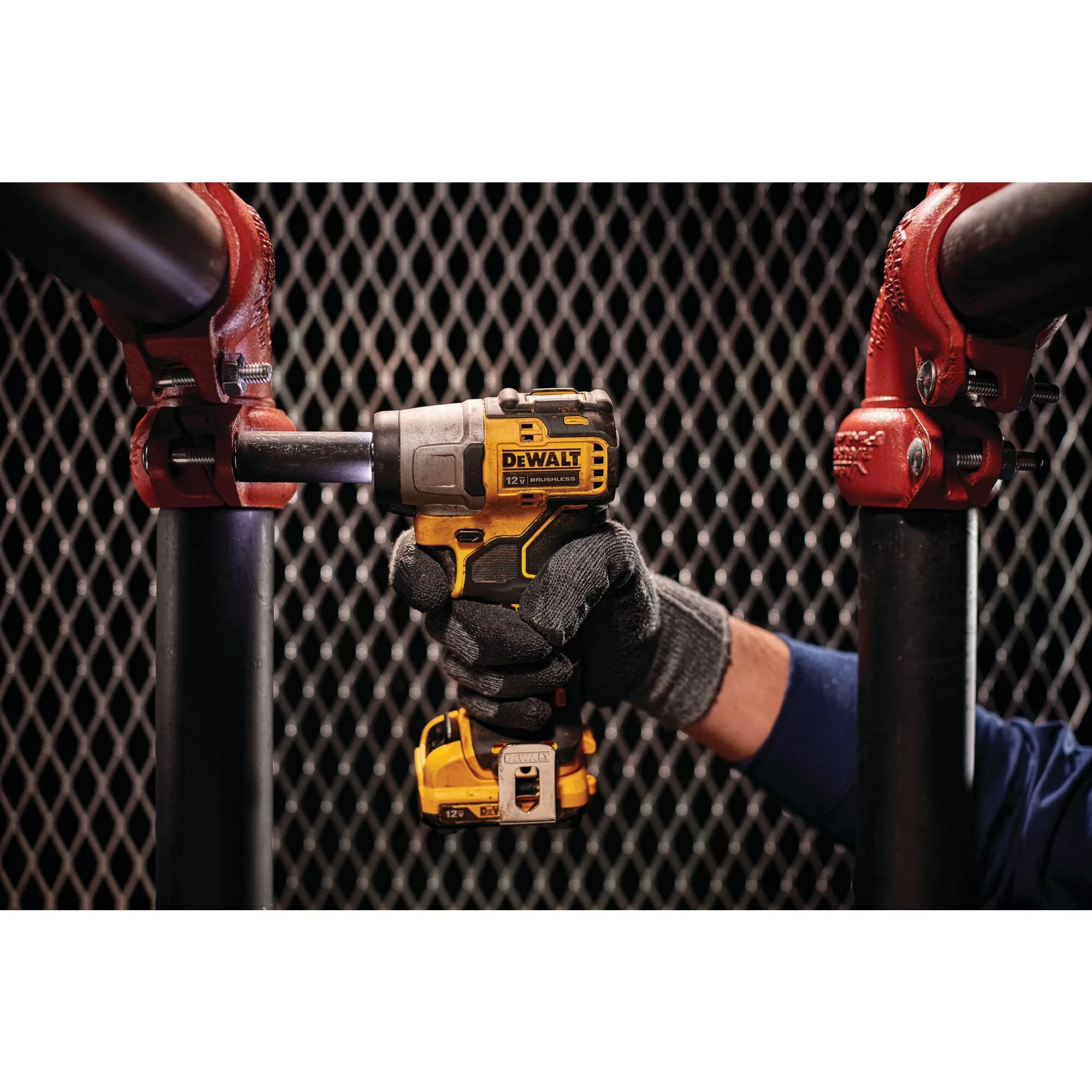 DEWALT DCF902B XTREME 12-volt Max Variable Speed Brushless 3/8-in square Drive Cordless Impact Wrench (Tool Only) - Image 4