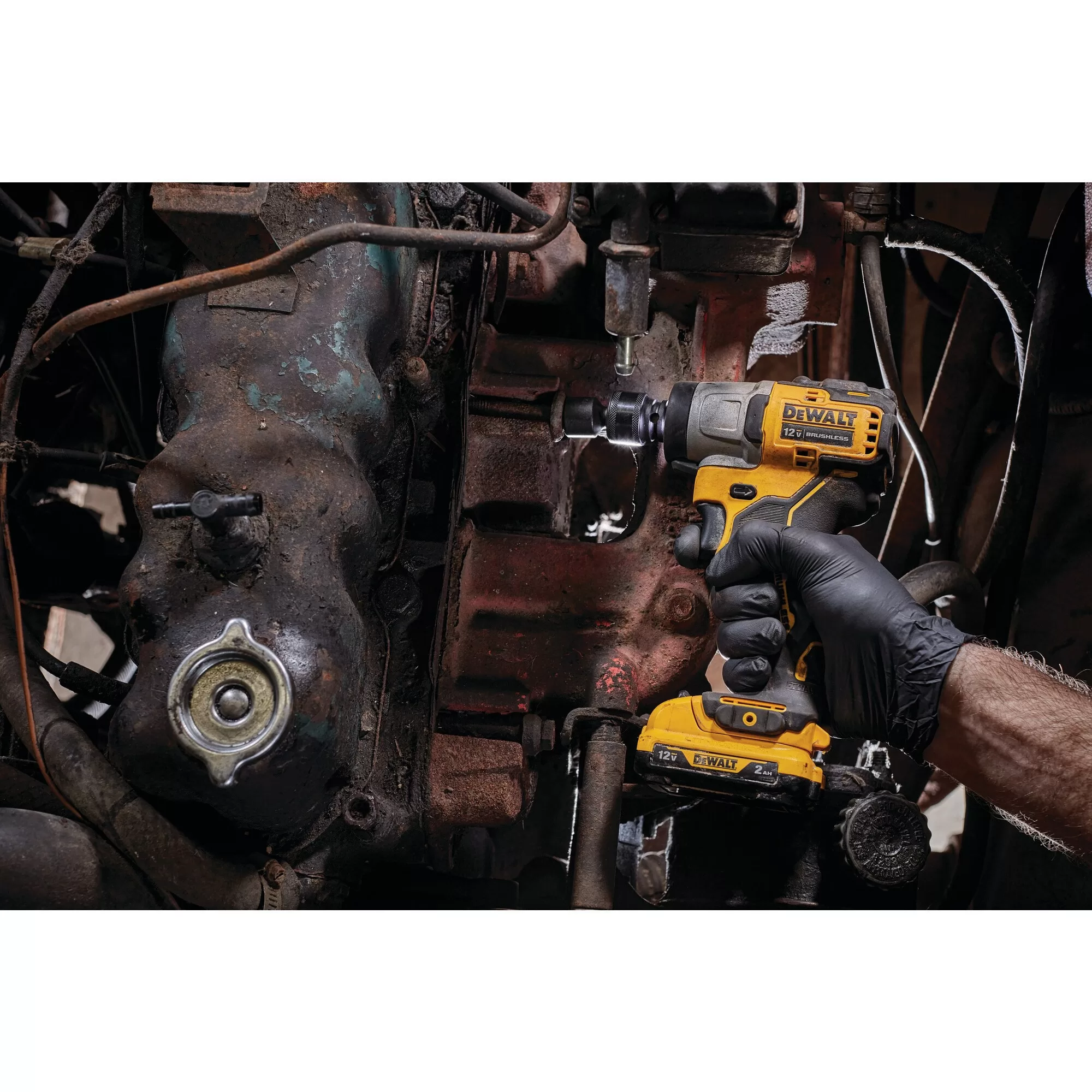 DEWALT DCF902B XTREME 12-volt Max Variable Speed Brushless 3/8-in square Drive Cordless Impact Wrench (Tool Only) - Image 8