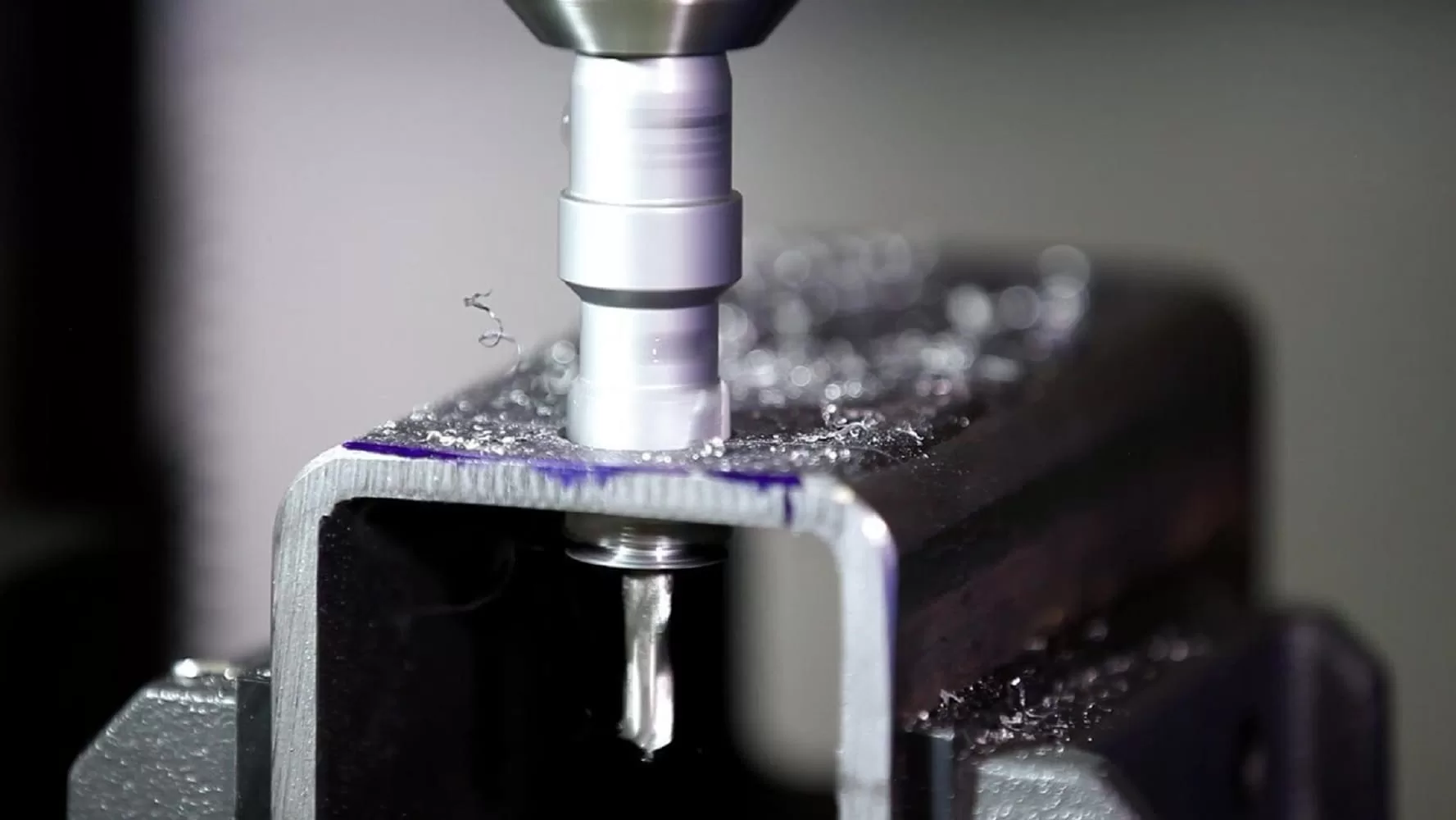 Drill America 4-in Carbide-Tipped Arbored Hole Saw - Image 10