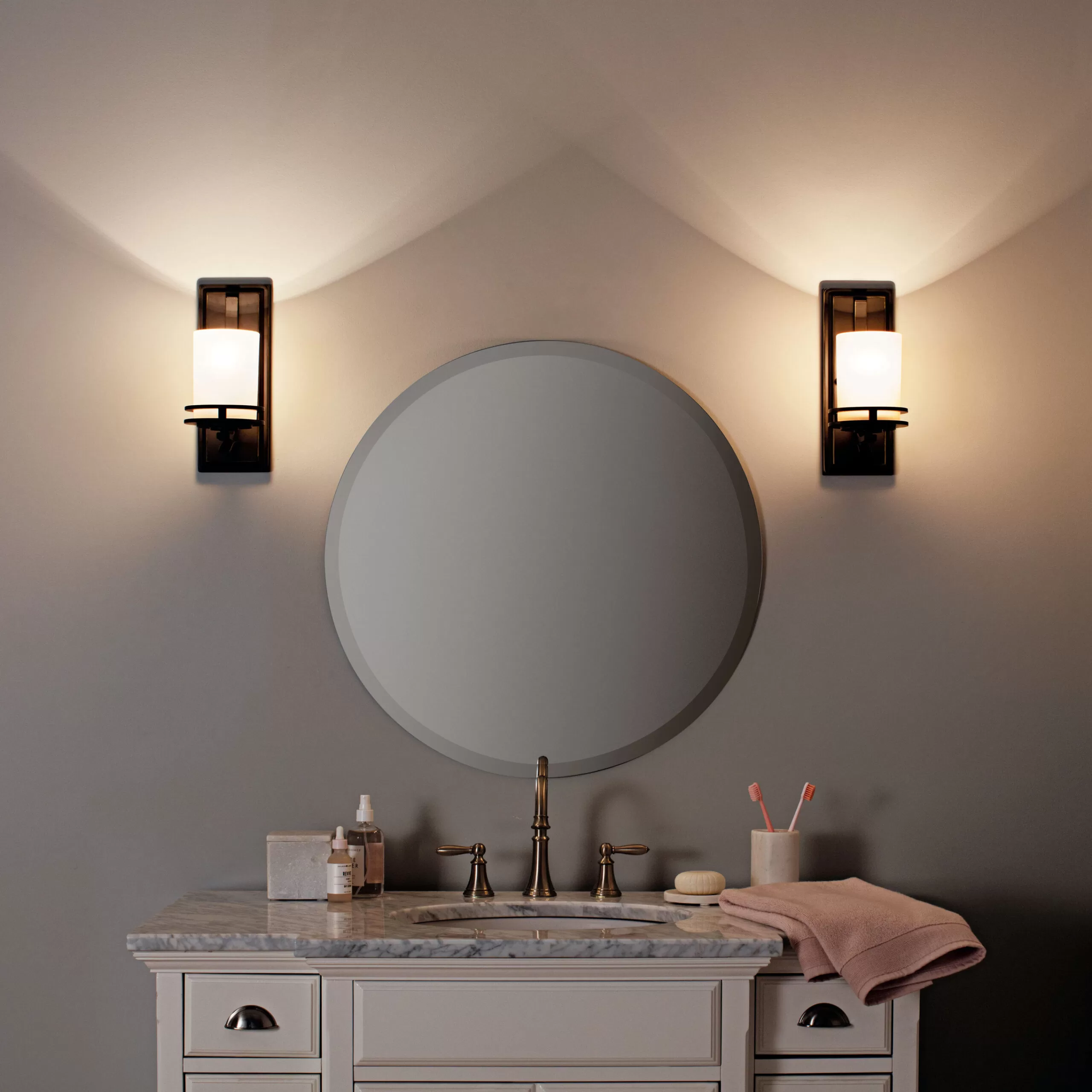 Kichler 5076OZ Hendrik 5.25-in 1-Light Olde Bronze Modern/Contemporary Vanity Light - Image 5