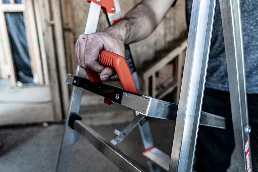 Little Giant Ladders Flip-N-Lite M5 Aluminum 5-ft Type 1A- 300-lb Capacity Platform Step Ladder - Image 15