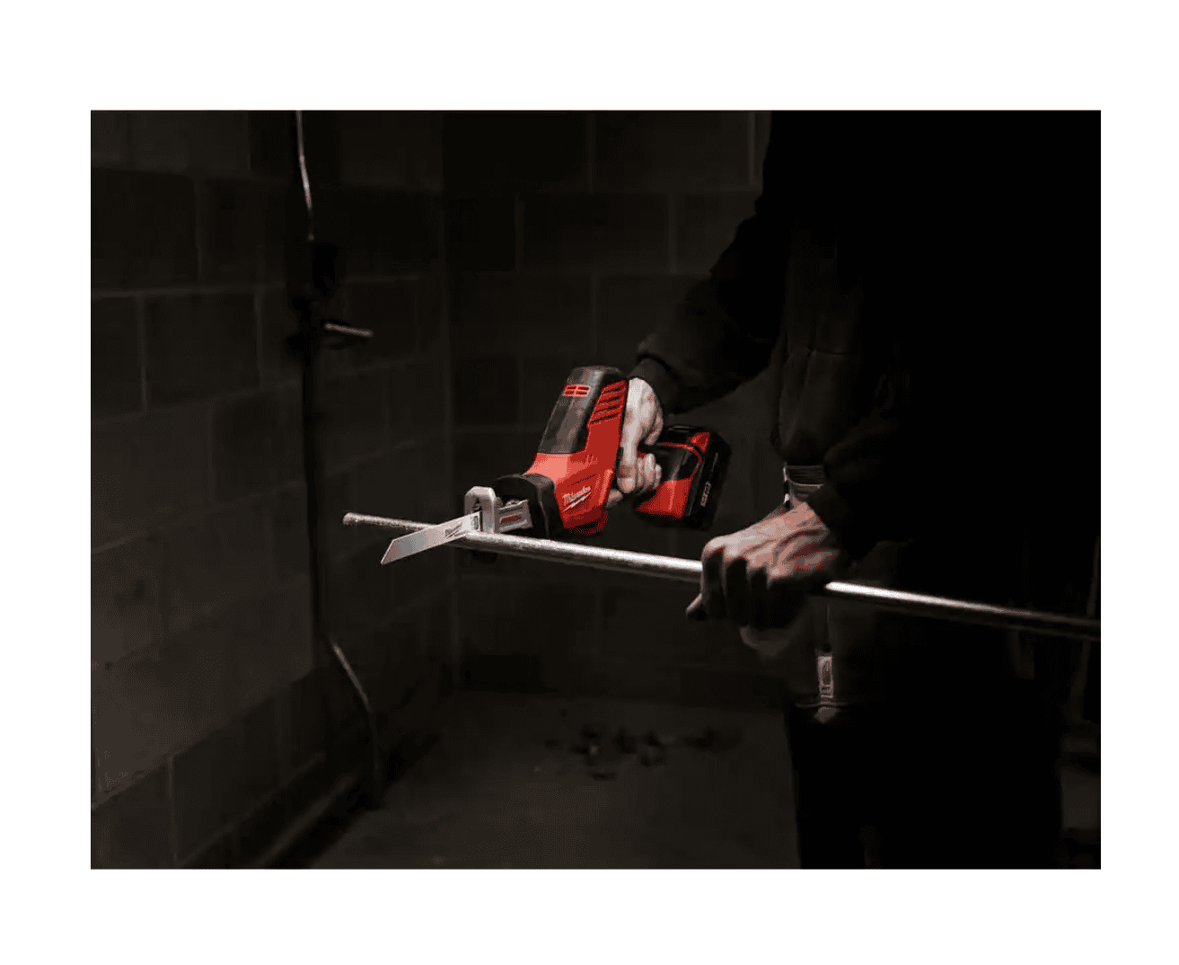 Milwaukee Reciprocating Saw 2625-20-48-59-1850 M18 18-Volt Lithium-Ion Cordless Hackzall W/ M18 Starter Kit W/ (1) 5.0Ah Battery and Charger
