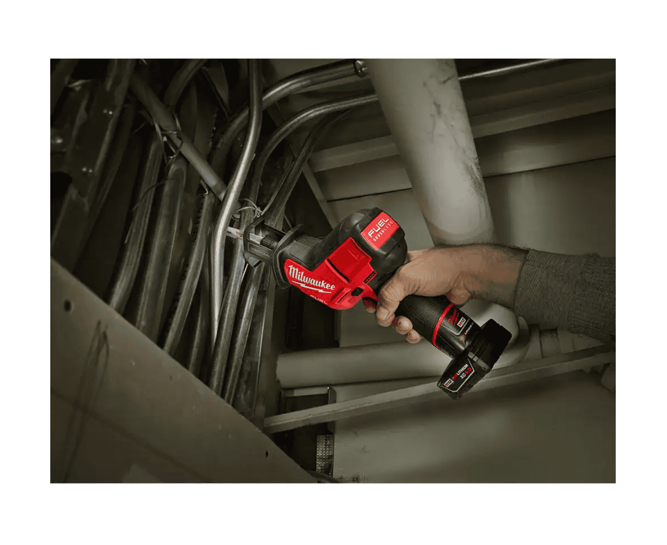 Milwaukee 2520-21XC-2460-20 M12 FUEL 12-Volt Lithium-Ion Brushless Cordless HACKZALL Reciprocating Saw Kit with M12 Rotary Tool