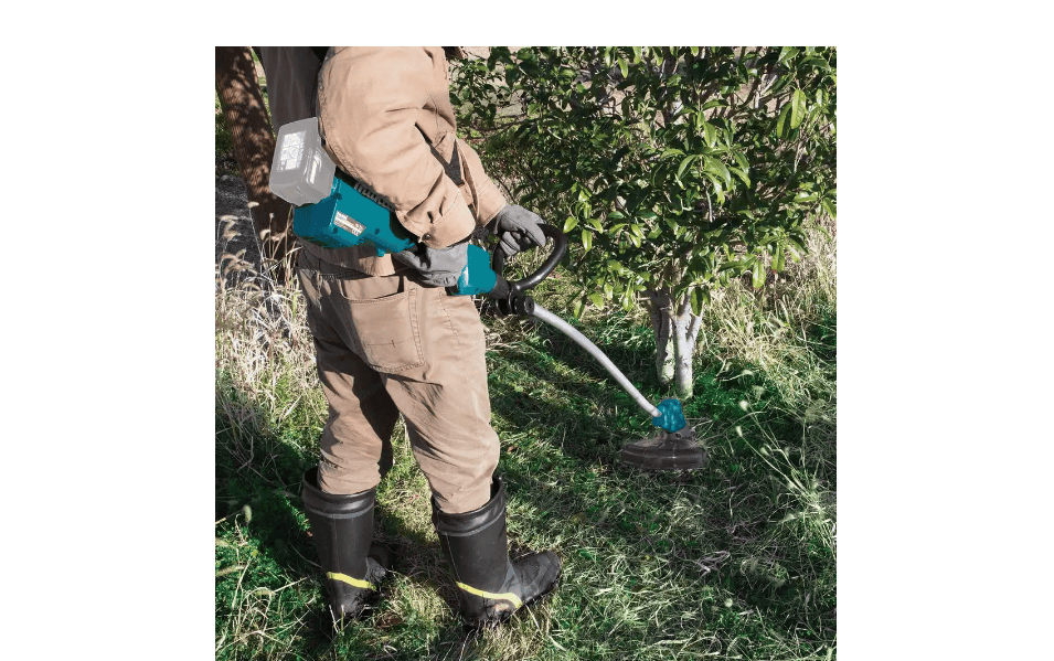 Makita XRU13Z 18-Volt LXT Lithium-Ion Brushless Cordless Curved Shaft String Trimmer (Tool-Only)