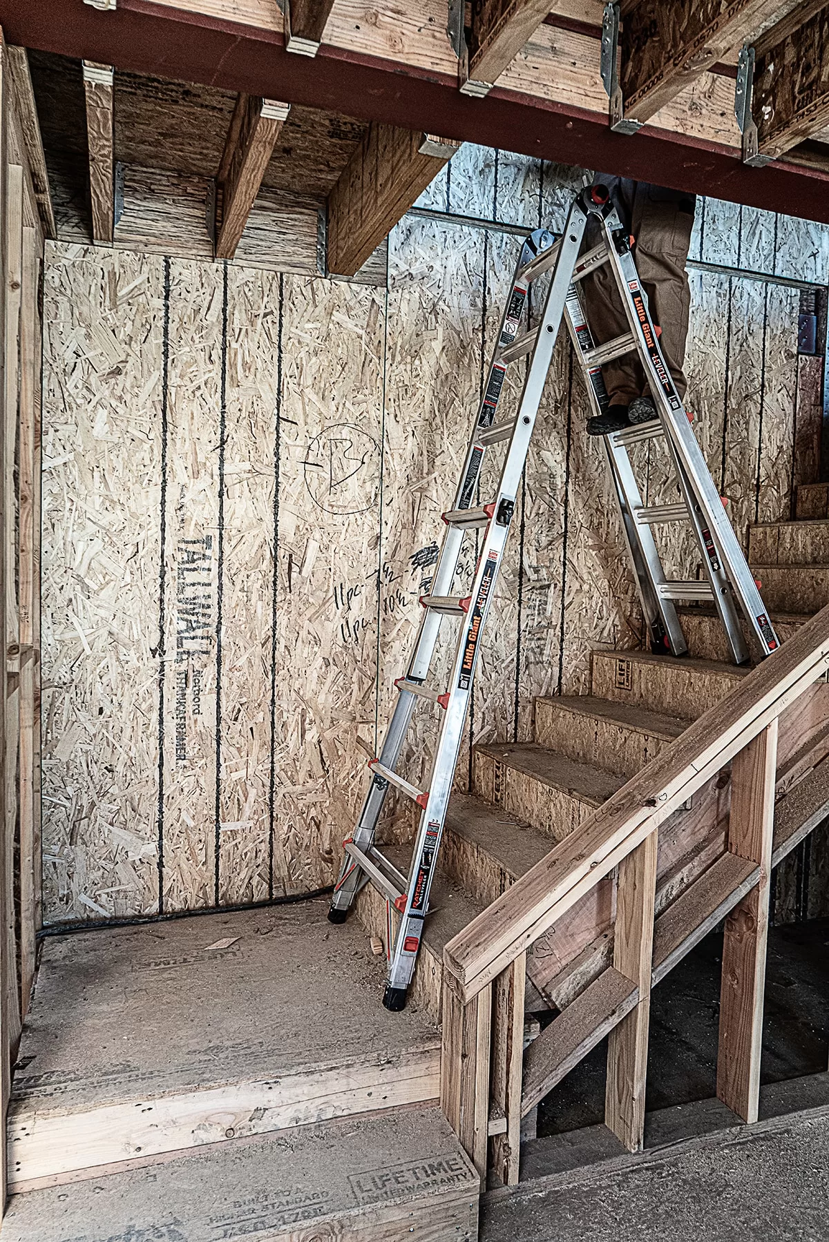 Little Giant Ladders Leveler M22 with Leg Levelers Aluminum 22-ft Reach Type 1AA- 375 lbs. Capacity Telescoping Multi-Position Ladder - Image 13
