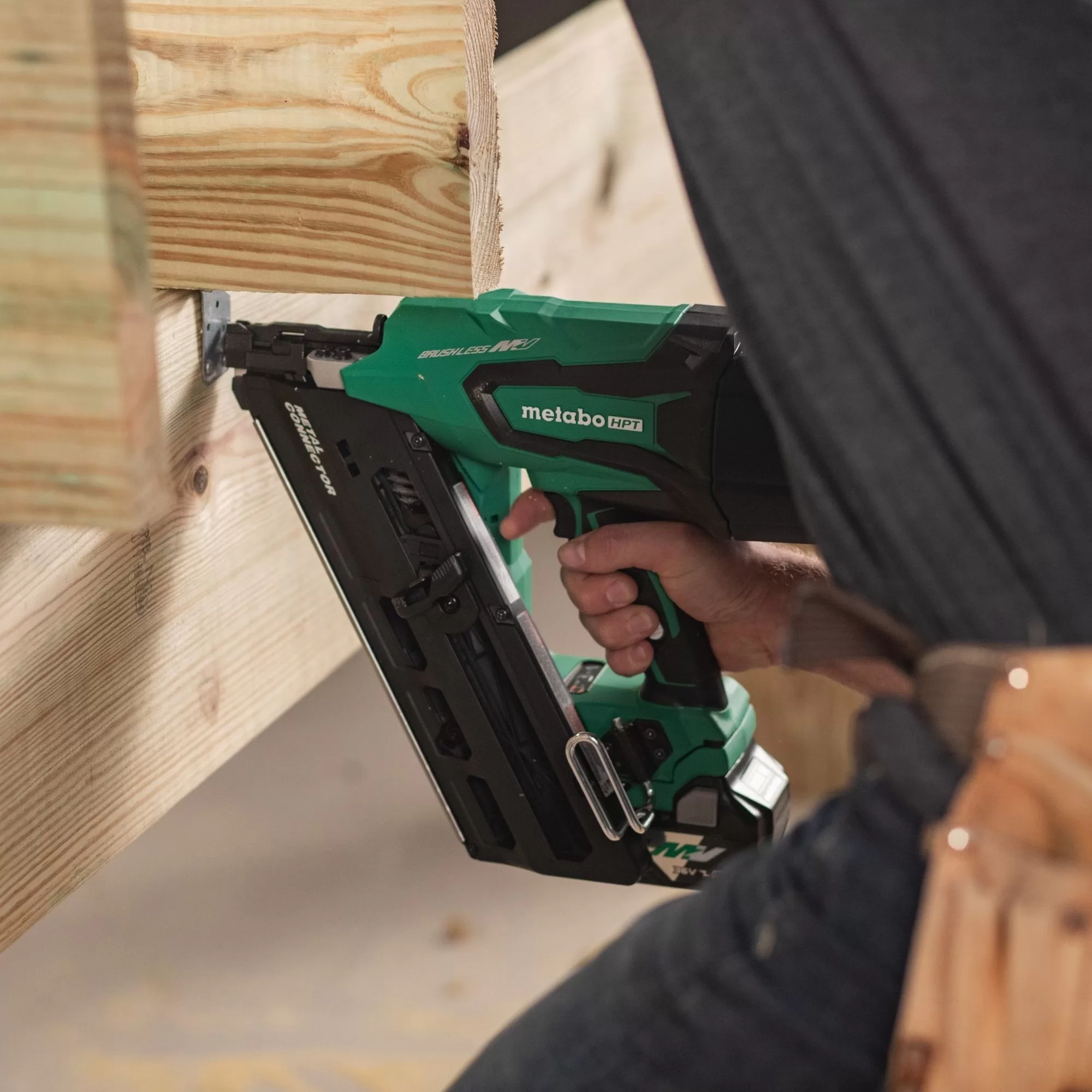 Metabo HPT 1.5-in 35-Degree Cordless Metal-connecting Nailer - Image 5