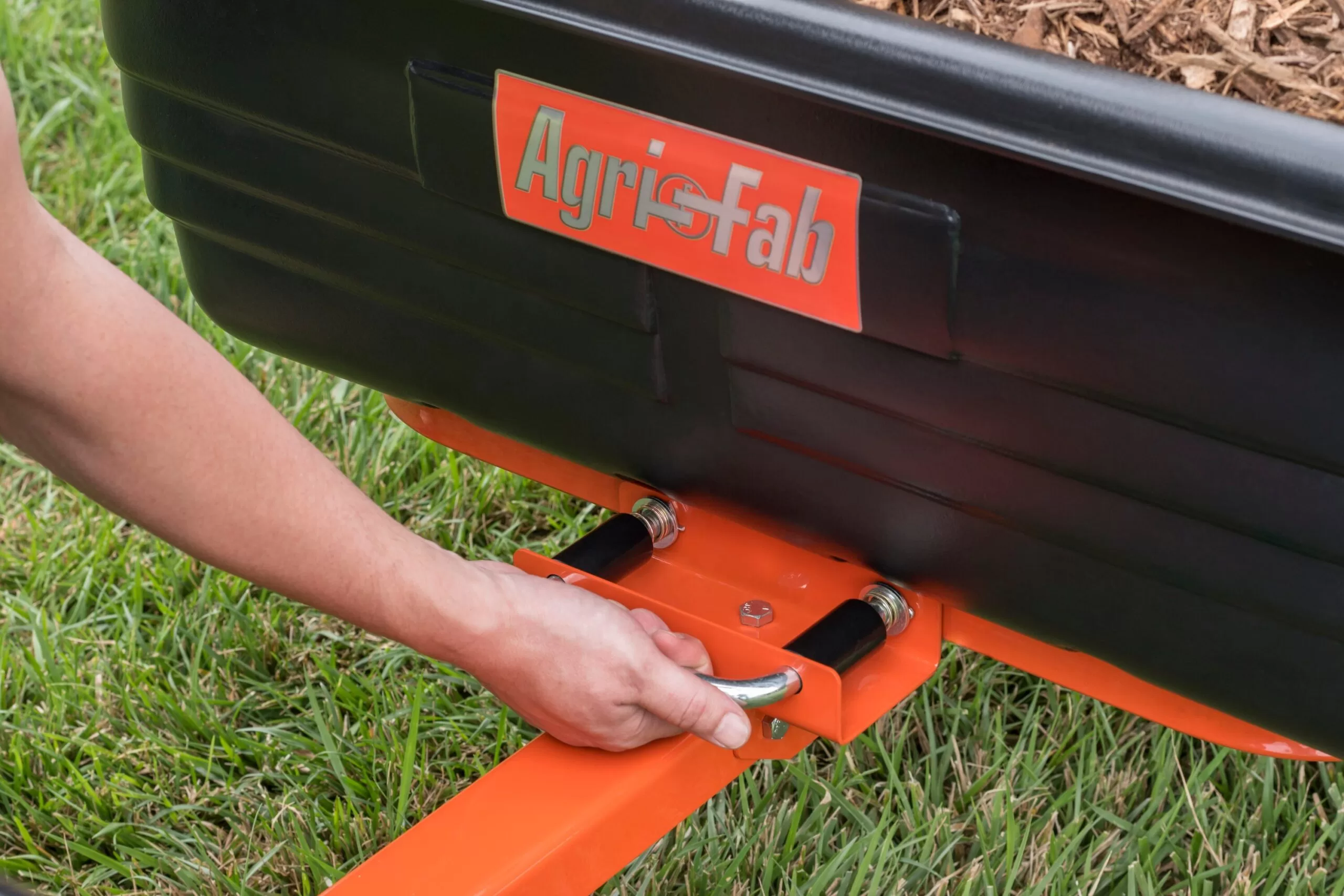 Agri-Fab 45-0552 12-Cu Ft Poly Cart - Image 9
