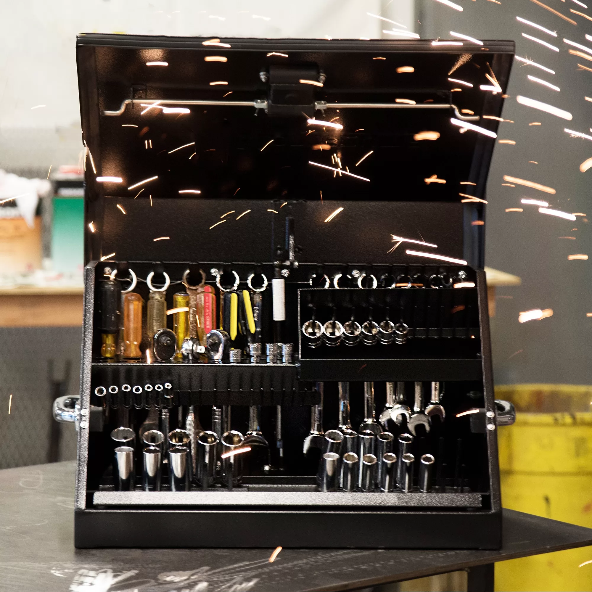 Montezuma 23.375-in W x 14.5-in H-Drawer Steel Tool Chest (Black) - Image 2
