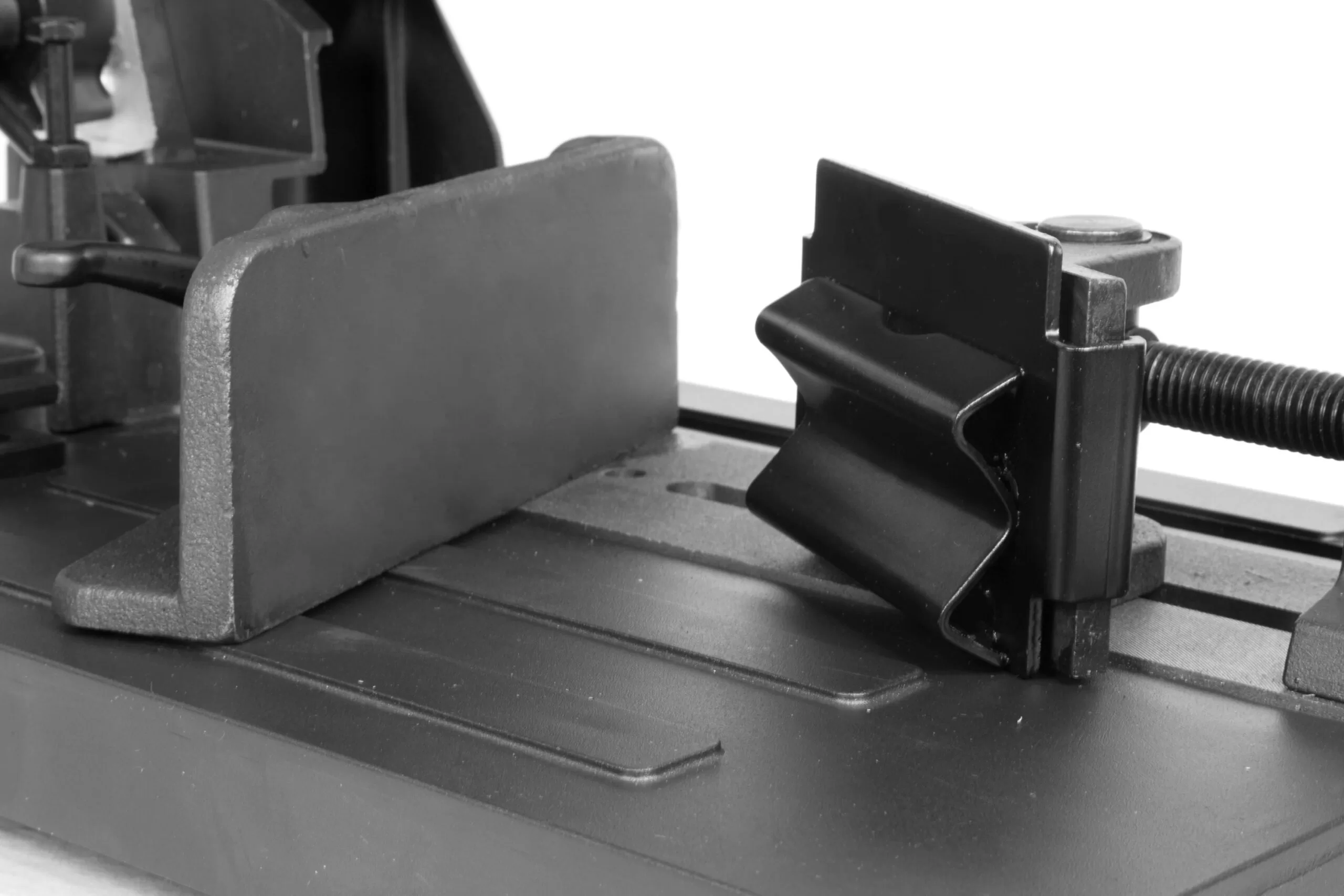 WEN 15-Amps 14-in Aluminum Base Chop Saw - Image 7
