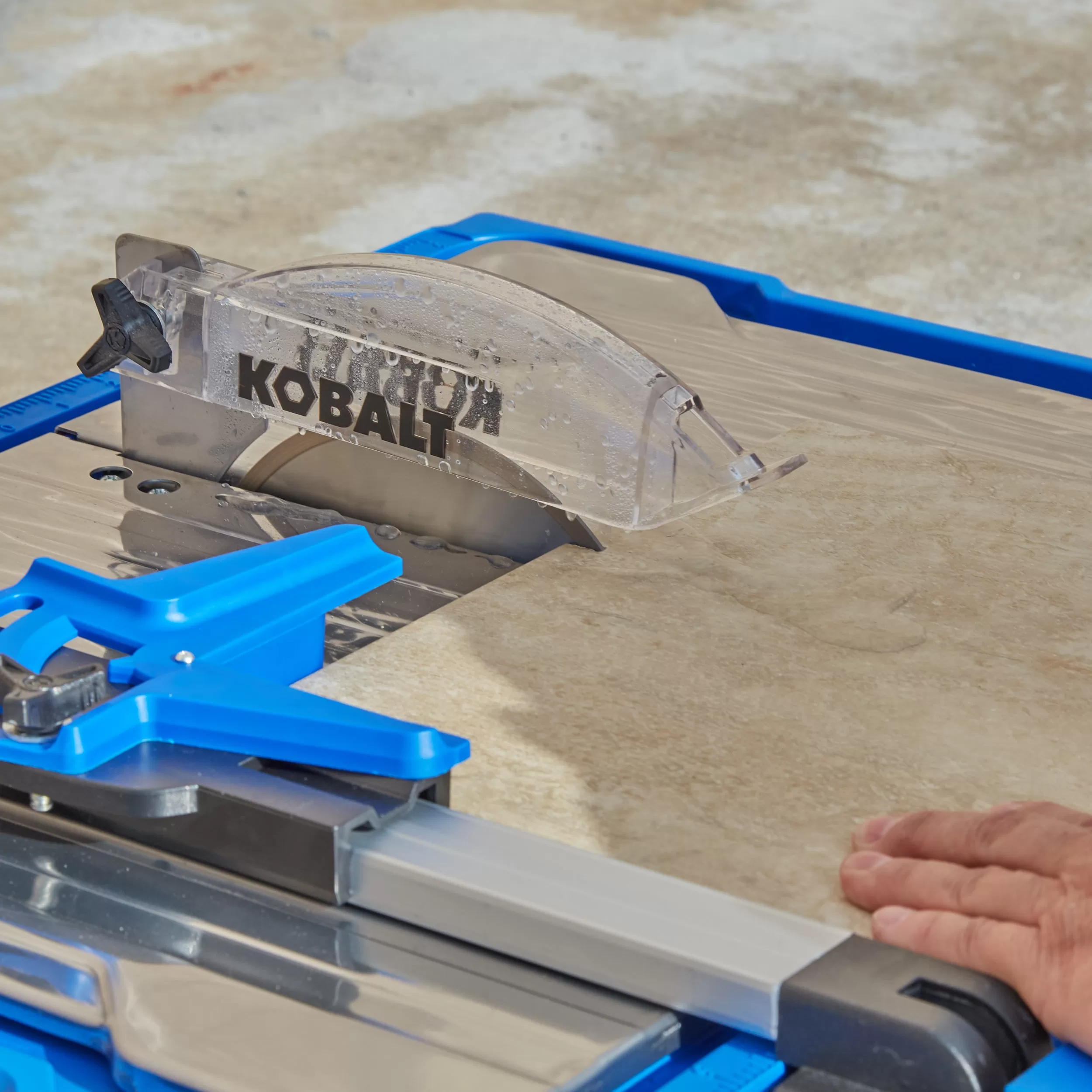 Kobalt 7-in 5-Amp Wet Tabletop Corded Tile Saw - Image 4