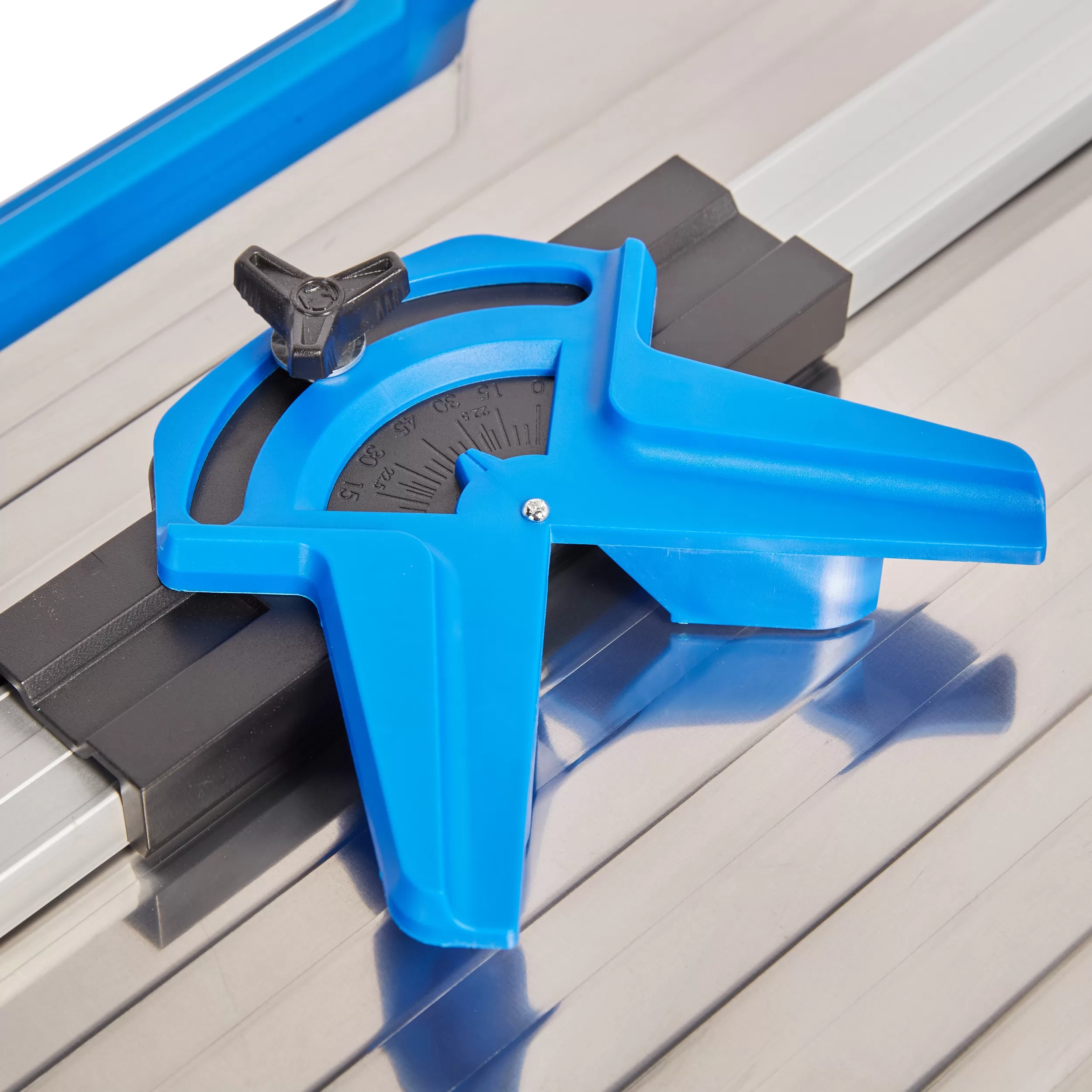 Kobalt 7-in 5-Amp Wet Tabletop Corded Tile Saw - Image 2