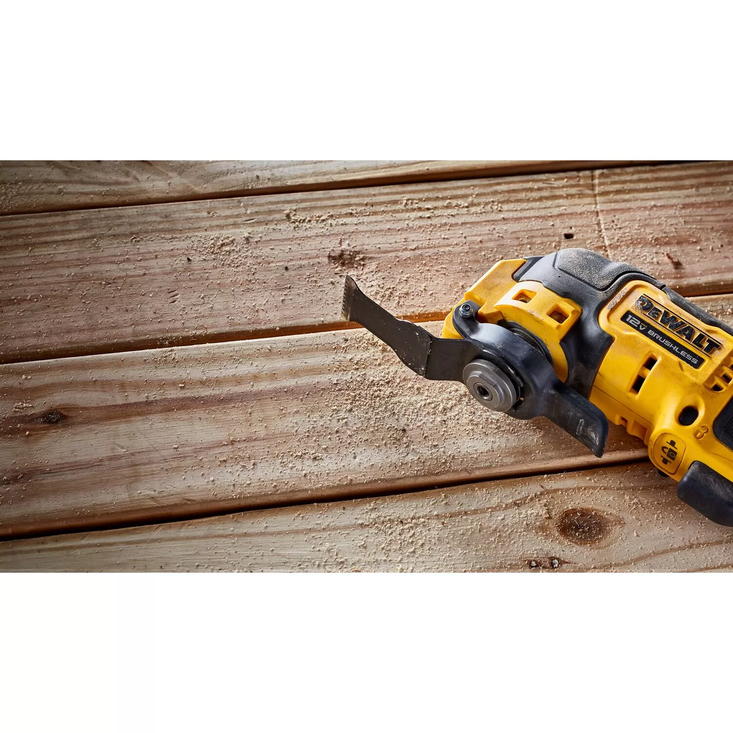 DEWALT DCS353B Xtreme 4-Piece Brushless 12-volt Max Variable Speed Oscillating Multi-Tool Kit Case - Image 6