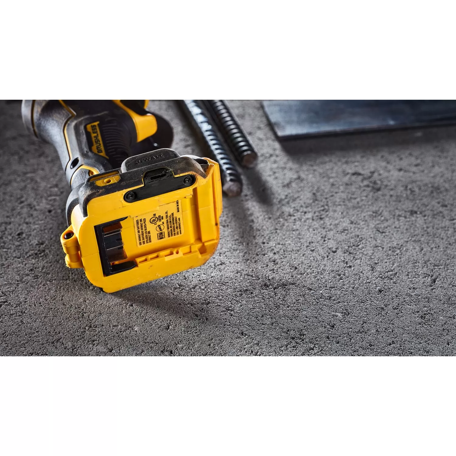 DEWALT DCS438B XR 3-in 20-volt Max Trigger Switch Brushless Cordless Angle Grinder - Image 11