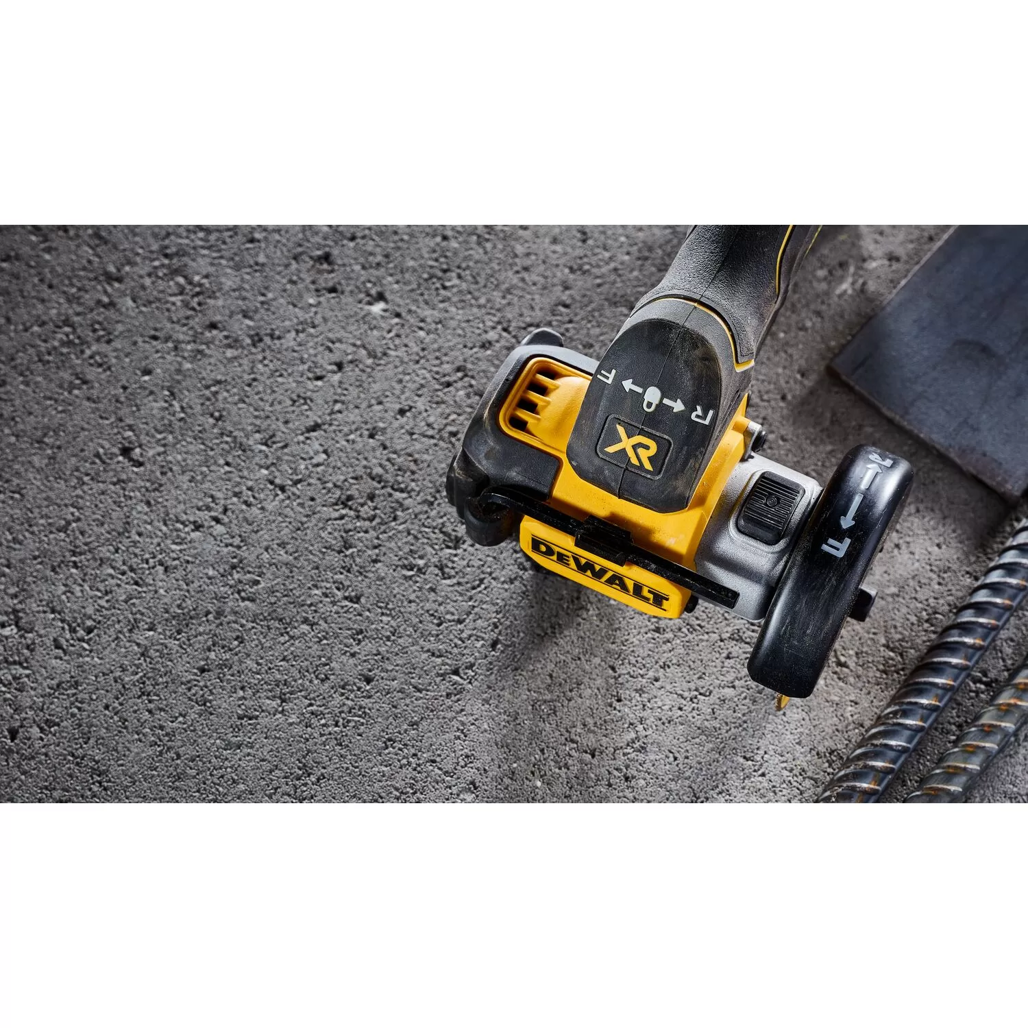 DEWALT DCS438B XR 3-in 20-volt Max Trigger Switch Brushless Cordless Angle Grinder - Image 10