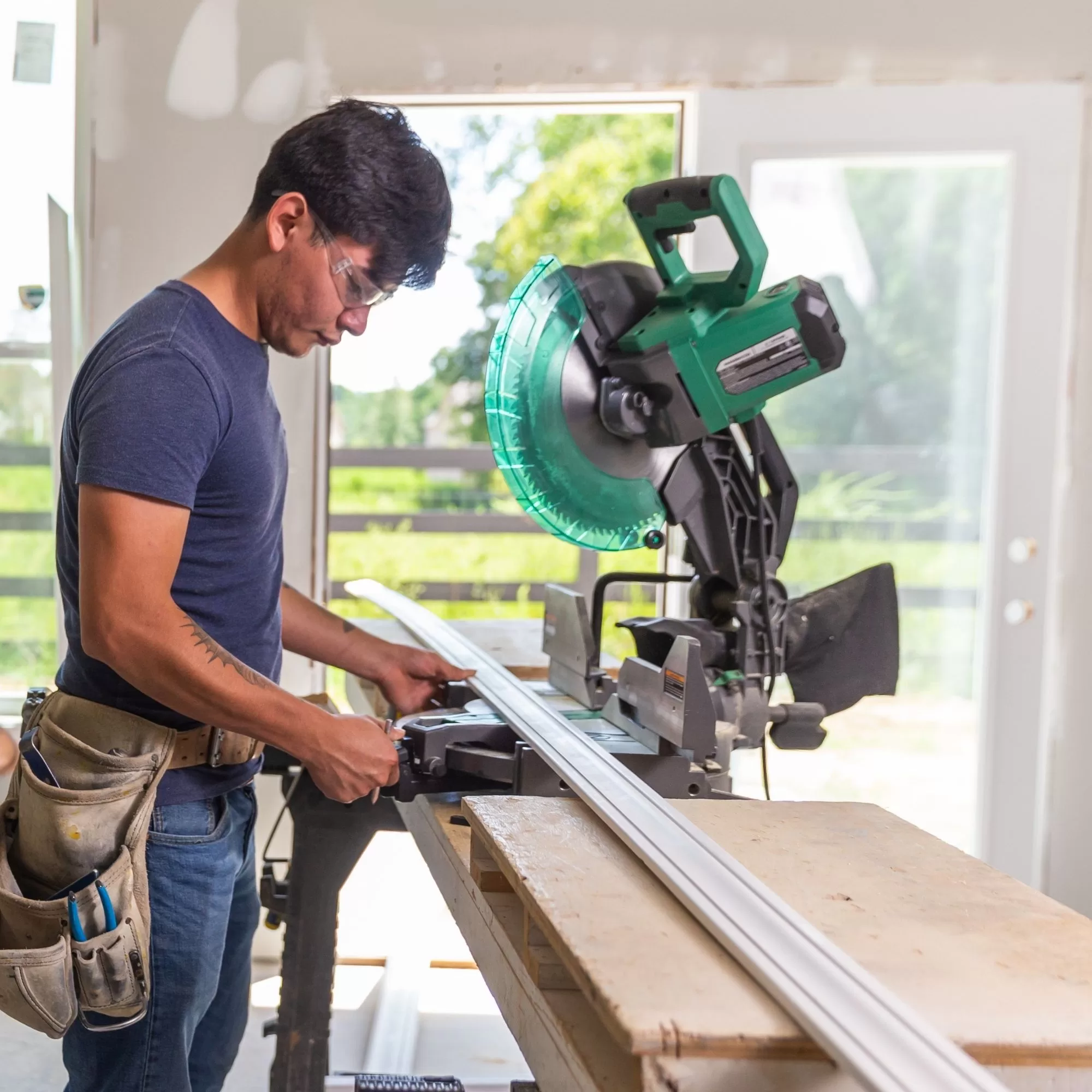 Metabo HPT C12FDHBM 12 Inch Dual Bevel Compound Miter Saw - Image 3