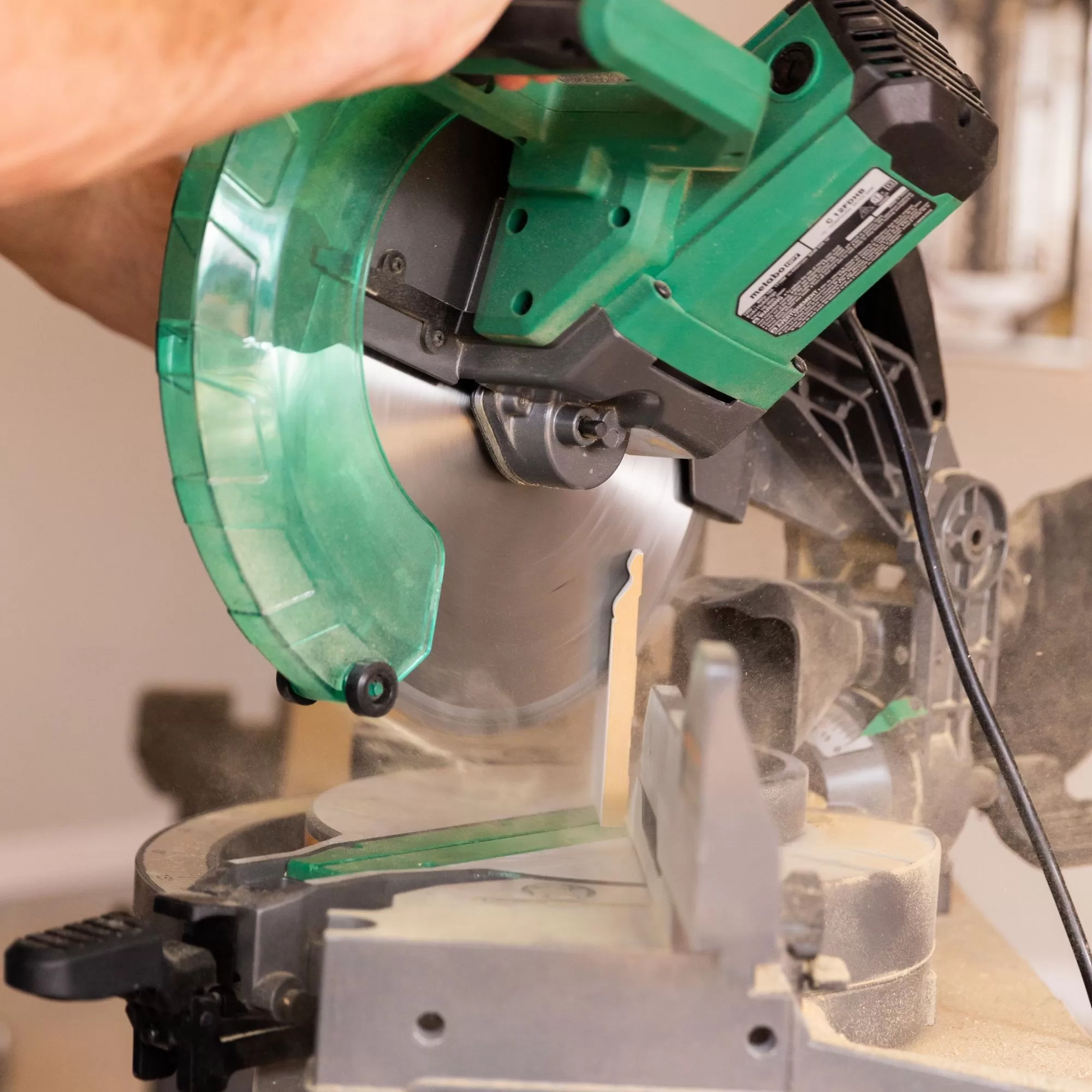 Metabo HPT C12FDHBM 12 Inch Dual Bevel Compound Miter Saw - Image 4