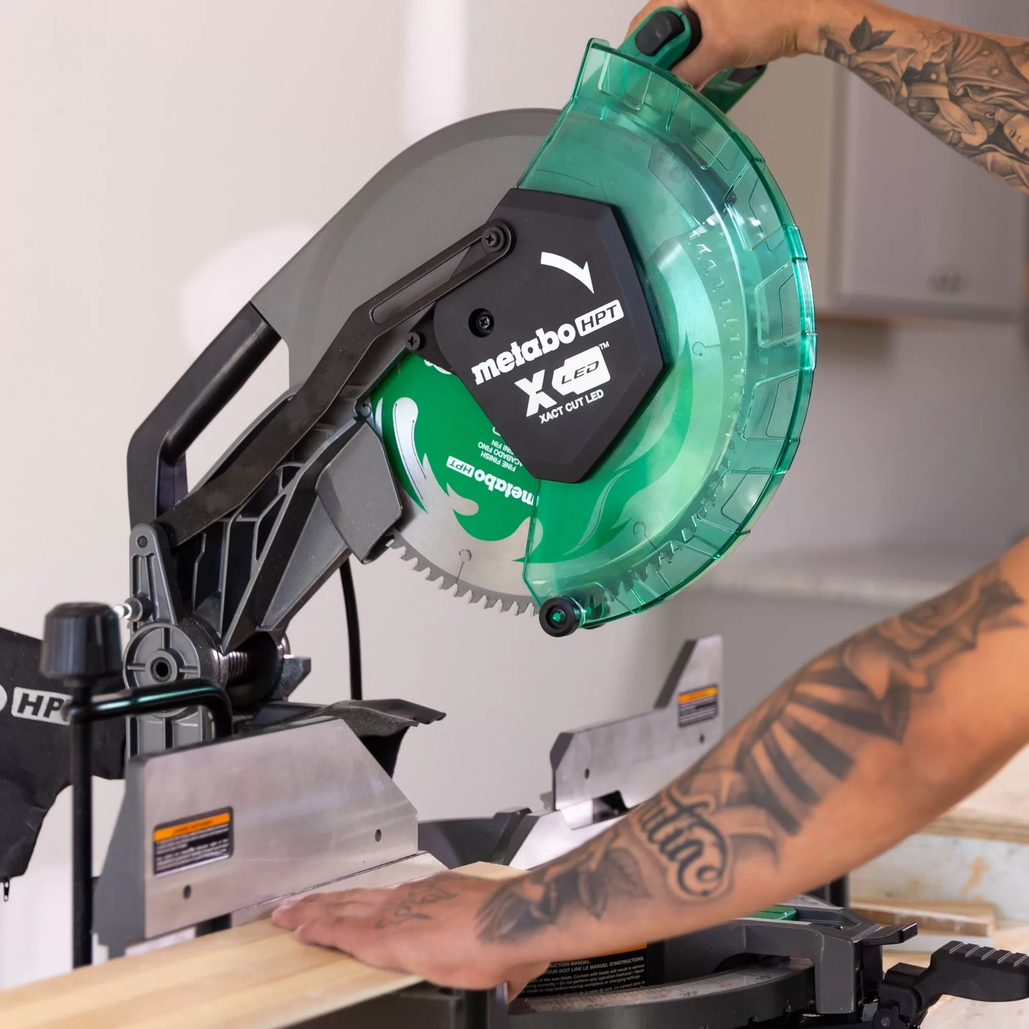 Metabo HPT C12FDHBM 12 Inch Dual Bevel Compound Miter Saw - Image 9