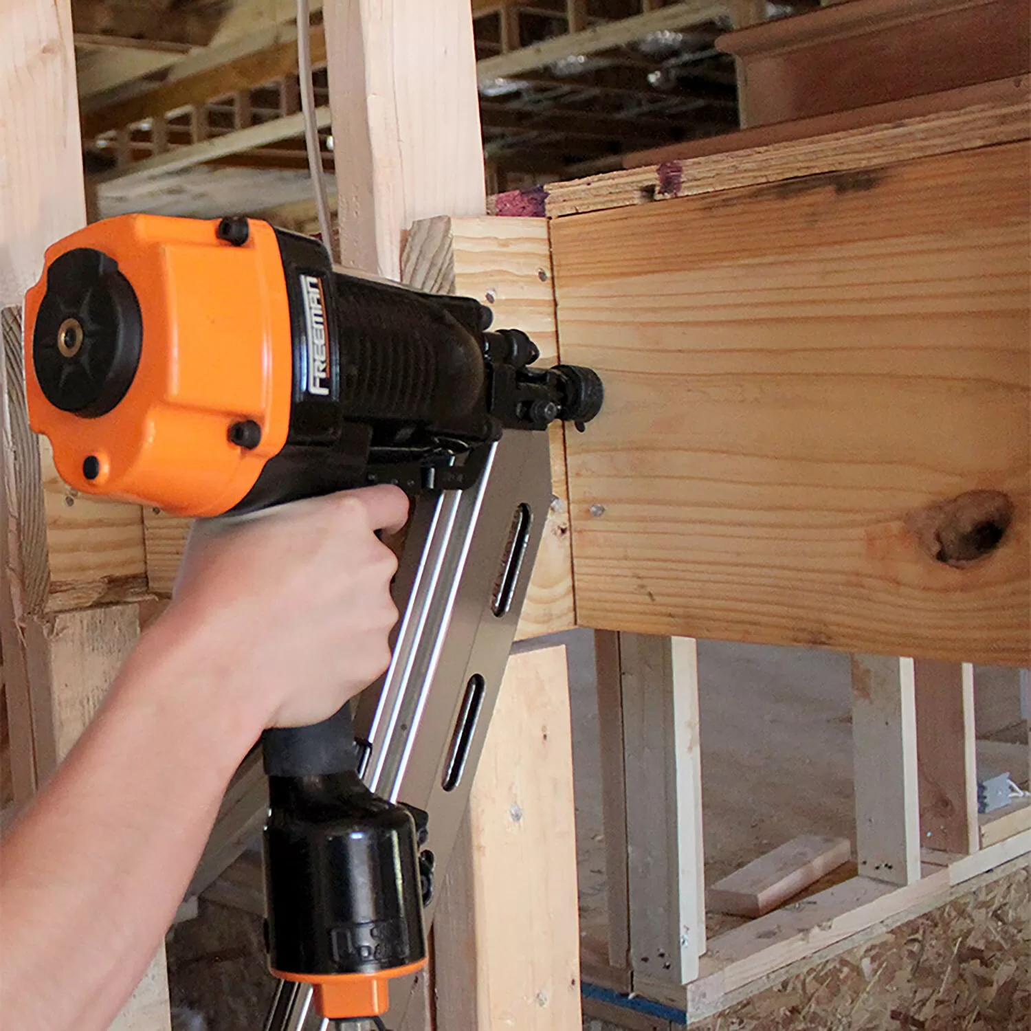 FREEMAN Full Round Head, include plastic Case 3.5-in 21-Degree Pneumatic Framing Nailer - Image 9
