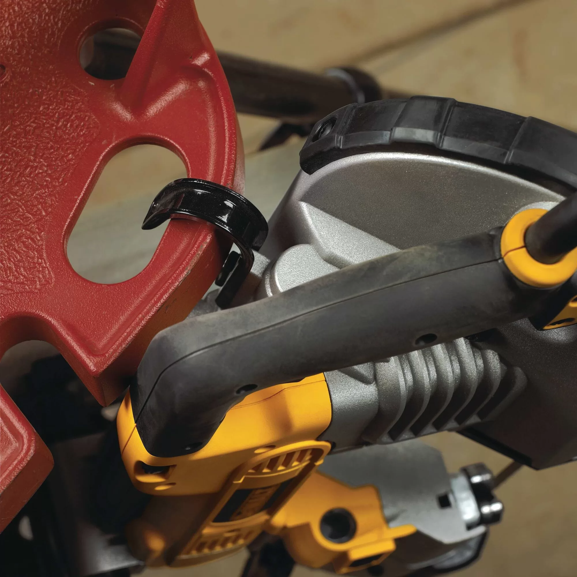 DEWALT DWM120 10 Amps 4.75-in Portable Band Saw - Image 12