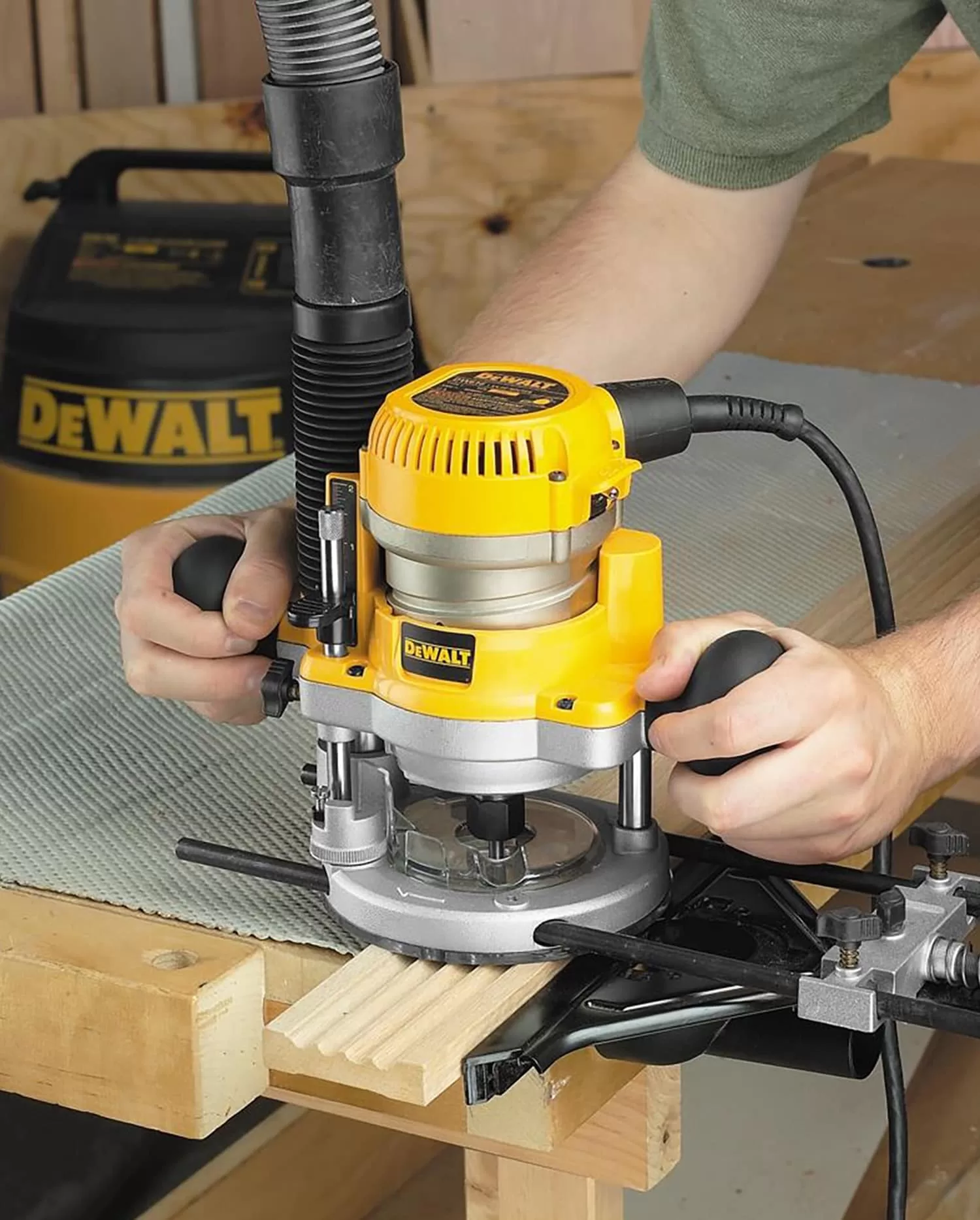 DEWALT DW618PKB 1/4-in and 1/2-in-Amp 2.25-HP Variable Speed Combo Fixed/Plunge Corded Router Soft Case (Tool Only) - Image 10