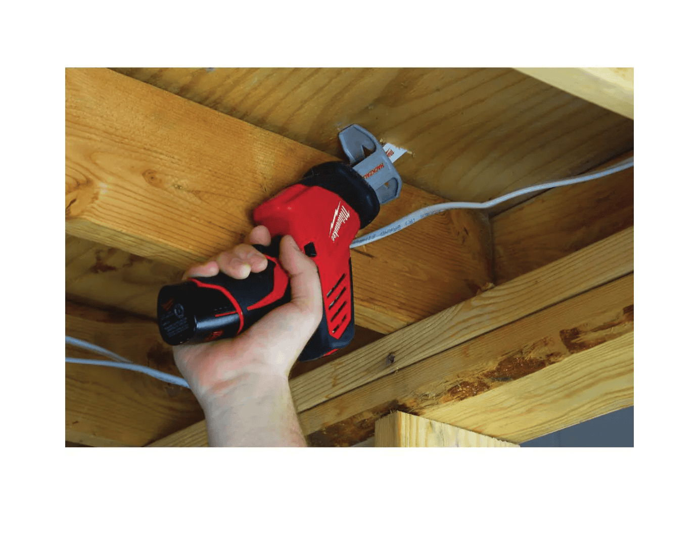 Milwaukee 2420-21 M12 12V Lithium-Ion HACKZALL Cordless Reciprocating Saw Kit with One 1.5Ah Batteries, Charger and Tool Bag