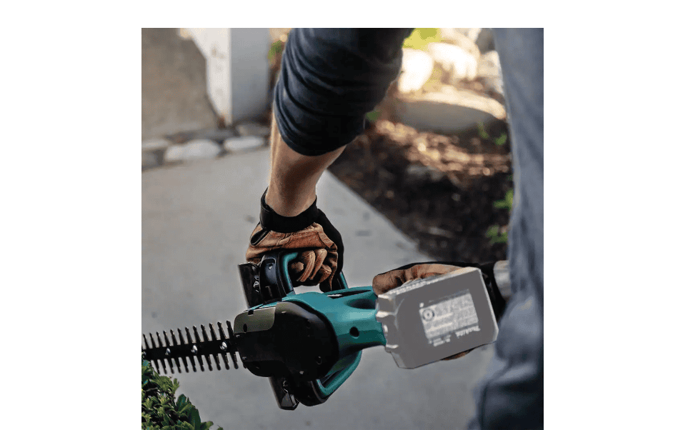 Makita XHU02Z 22 in. 18-Volt LXT Lithium-Ion Cordless Hedge Trimmer (Tool-Only)