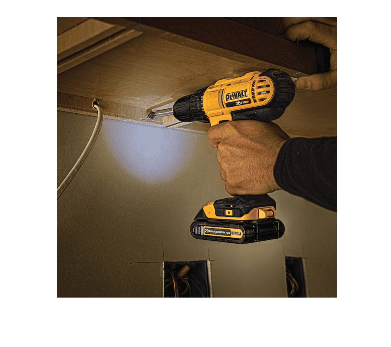 DEWALT Drill DCD771C2 20-volt 1/2-in Cordless (2-Batteries Included and Charger Included)