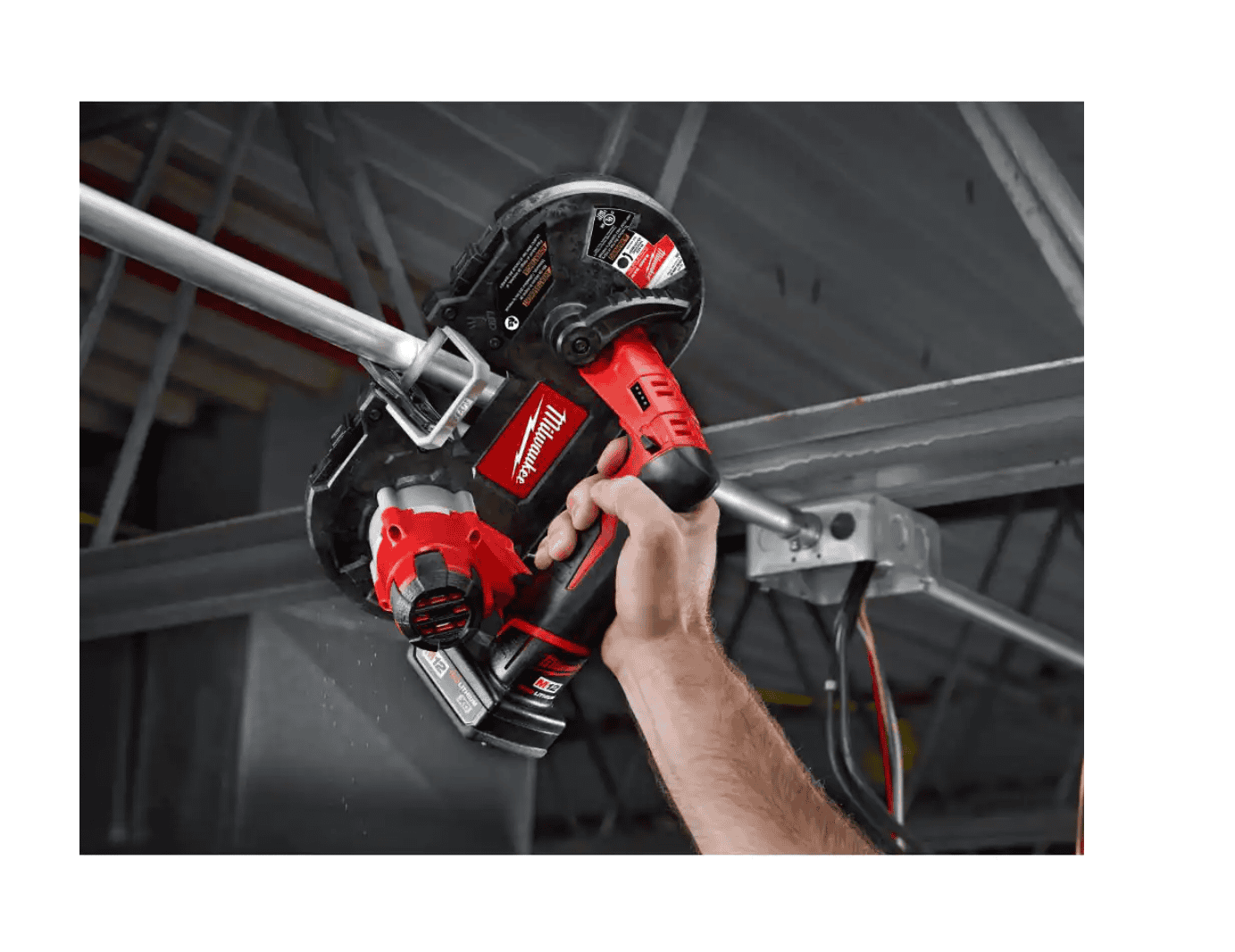 Milwaukee Band Saw 2429-21XC M12 12-Volt Lithium-Ion Cordless Sub-Compact XC Kit with One 3.0h Battery, Charger and Hard Case