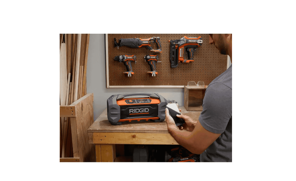 RIDGID R84087 18V Hybrid Jobsite Radio with Bluetooth Wireless Technology (Tool Only)