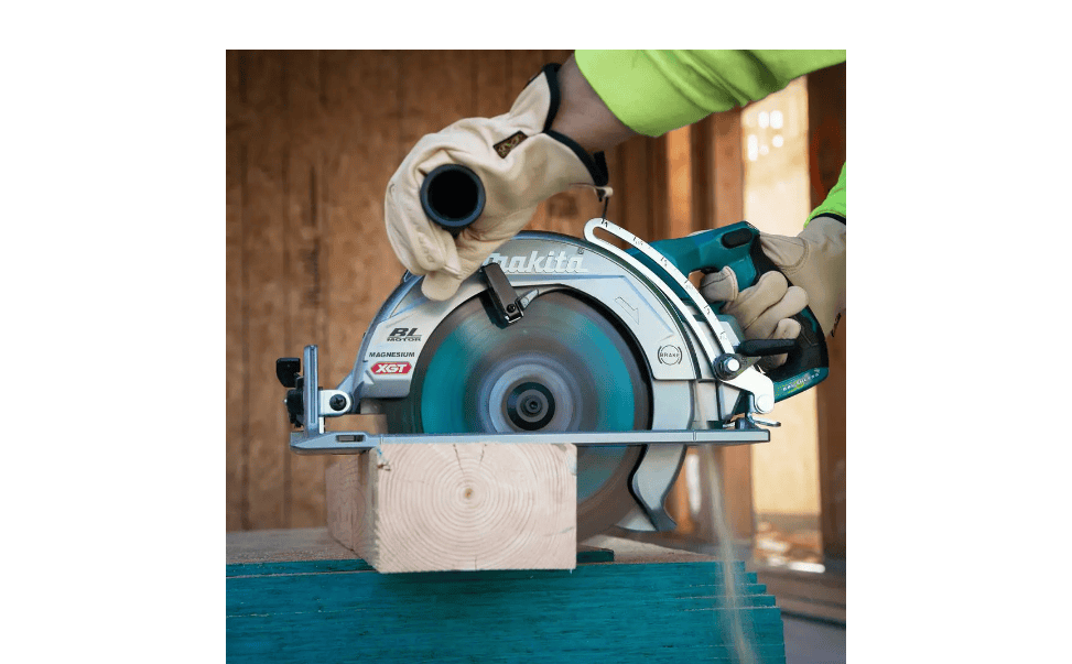 Makita GSR02Z 40V Max XGT Brushless Cordless Rear Handle 10-1/4 in. Circular Saw, AWS Capable (Tool Only)