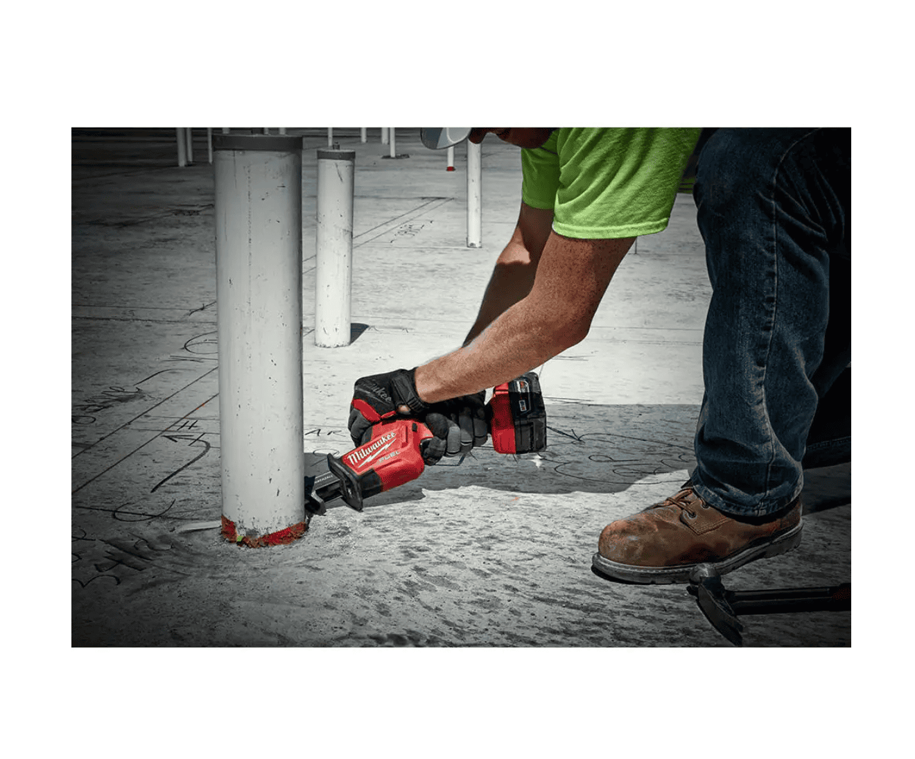 Milwaukee 2719-21-48-00-5226 M18 FUEL 18V Lithium-Ion Brushless Cordless HACKZALL Reciprocating Saw Kit with Carbide Teeth AX SAWZALL Blade