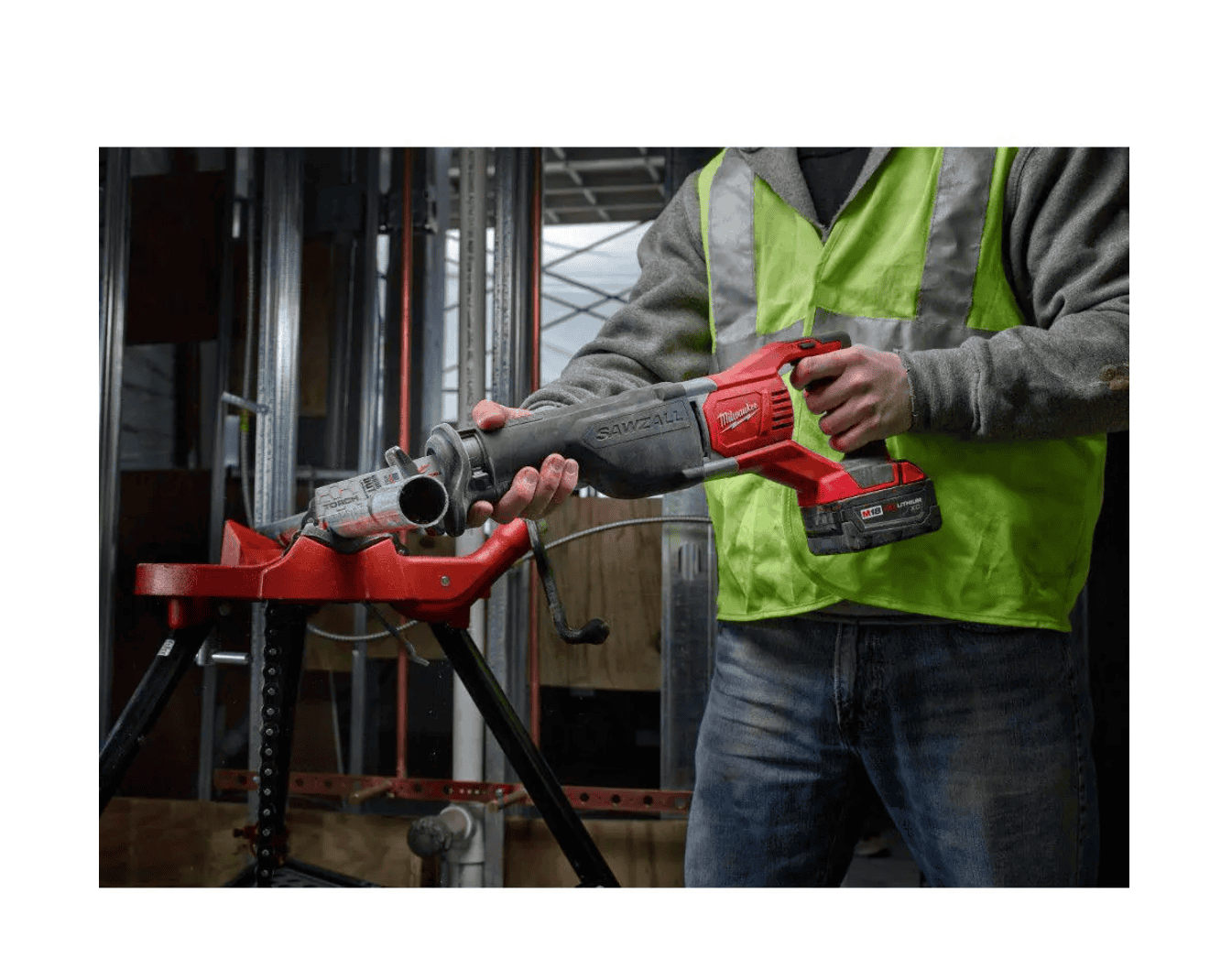 Milwaukee Reciprocating Saw 2621-20-48-59-1850 M18 18V Lithium-Ion Cordless SAWZALL with M18 Starter Kit (1) 5.0Ah Battery and Charger
