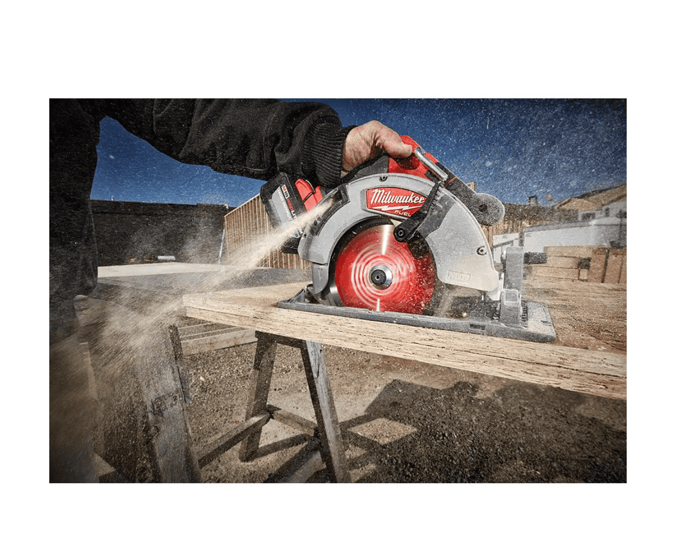 Milwaukee 2732-20 M18 FUEL 18V Lithium-Ion Brushless Cordless 7-1/4 in. Circular Saw (Tool-Only)
