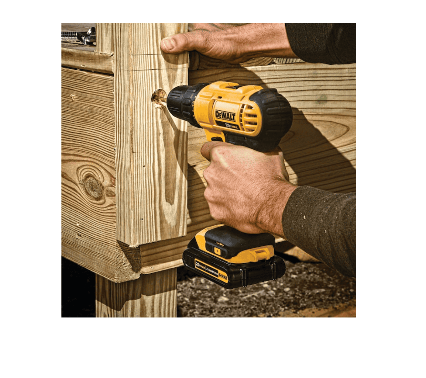 DEWALT Drill DCD771C2 20-volt 1/2-in Cordless (2-Batteries Included and Charger Included)