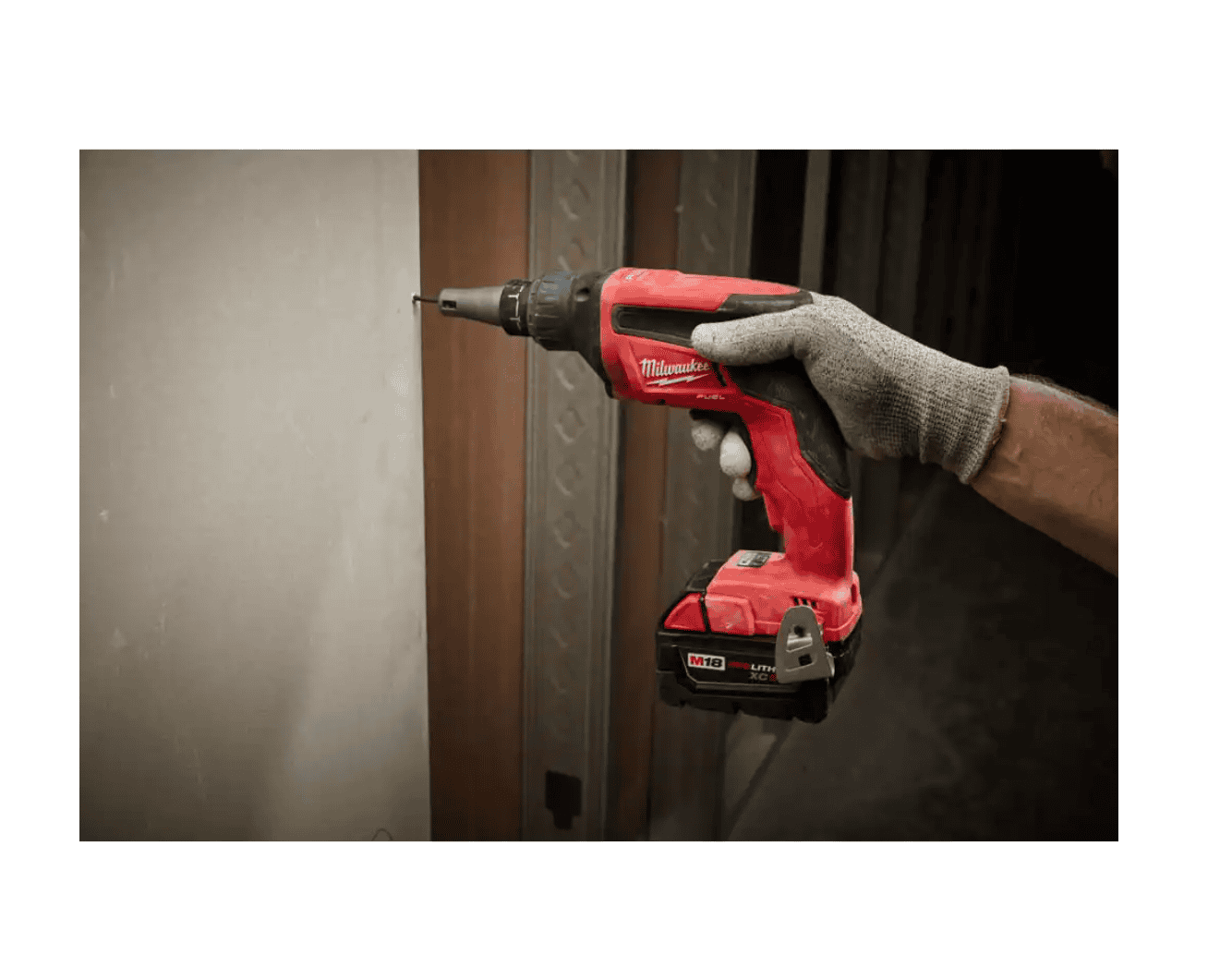 Milwaukee 2866-22 M18 FUEL 18V Lithium-Ion Brushless Cordless Drywall Screw Gun Kit with (2) 5.0Ah Batteries, Charger and Tool Bag