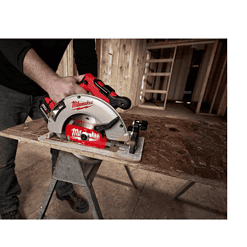 Milwaukee Circular Saw 2631-20 M18 18-Volt Lithium-Ion Brushless Cordless 7-1/4 in (Tool-Only)