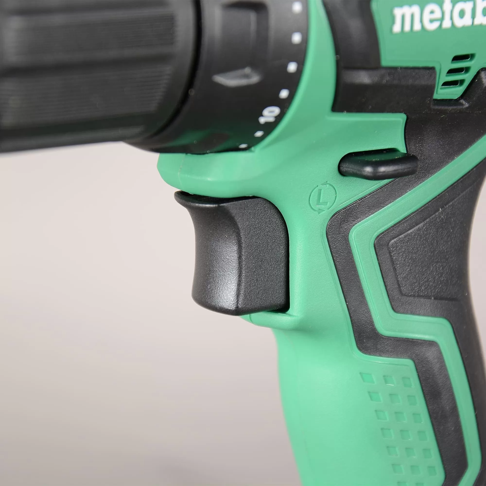 Metabo HPT MultiVolt 2-Tool 18-volt Brushless Power Tool Combo Kit with Soft Case (2 Li-ion Batteries Included and Charger Included) - Image 8
