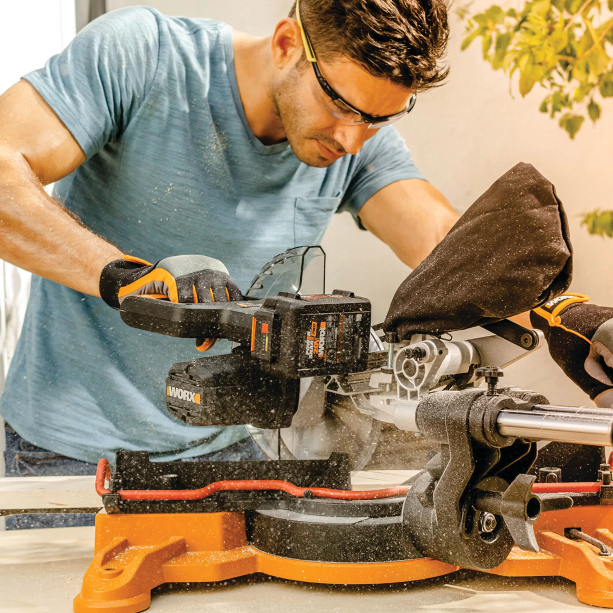 WORX Power Share POWER SHARE 7-1/4-in 20-volt Max Single Bevel Sliding Compound Cordless Miter Saw (Cordless) - Image 17