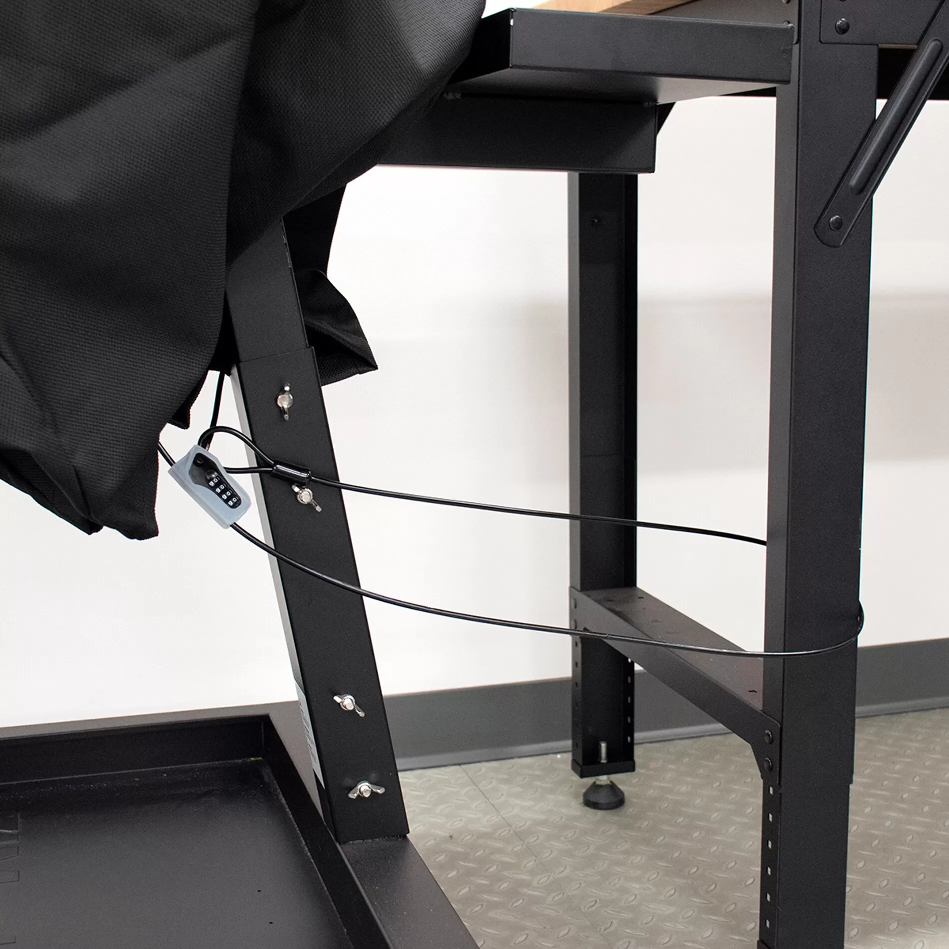 Montezuma Revolving Tool Cart Cover With Lock - Image 3