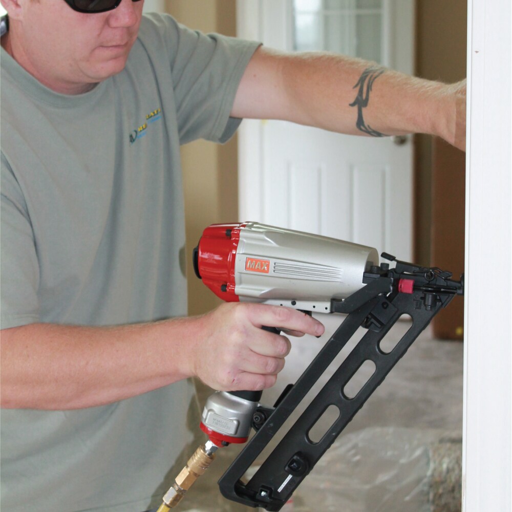 MAX 15-Gauge Pneumatic Brad Nailer - Image 4