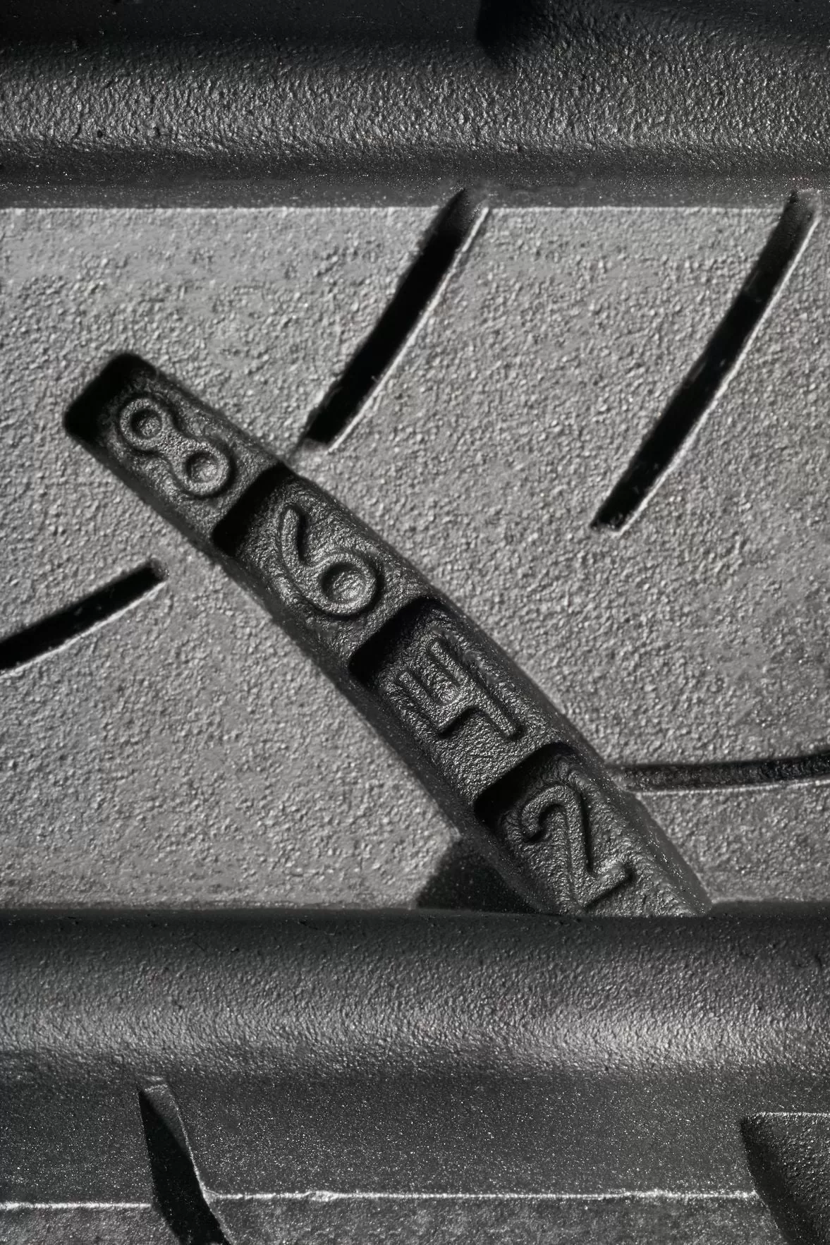Goodyear Assurance Outlast 215/55R17 94V All-Season Tire