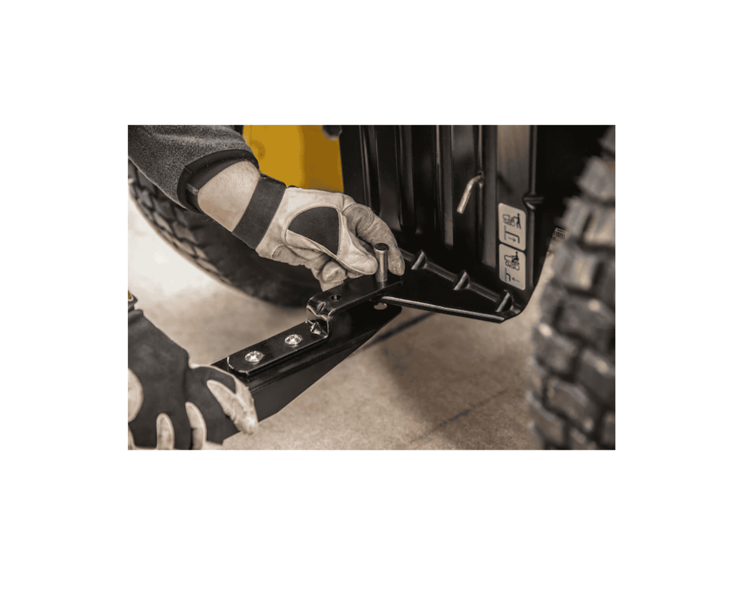 Agri-Fab 45-0303 350-Pound 10-cu ft Steel Dump Cart, Black - Image 9